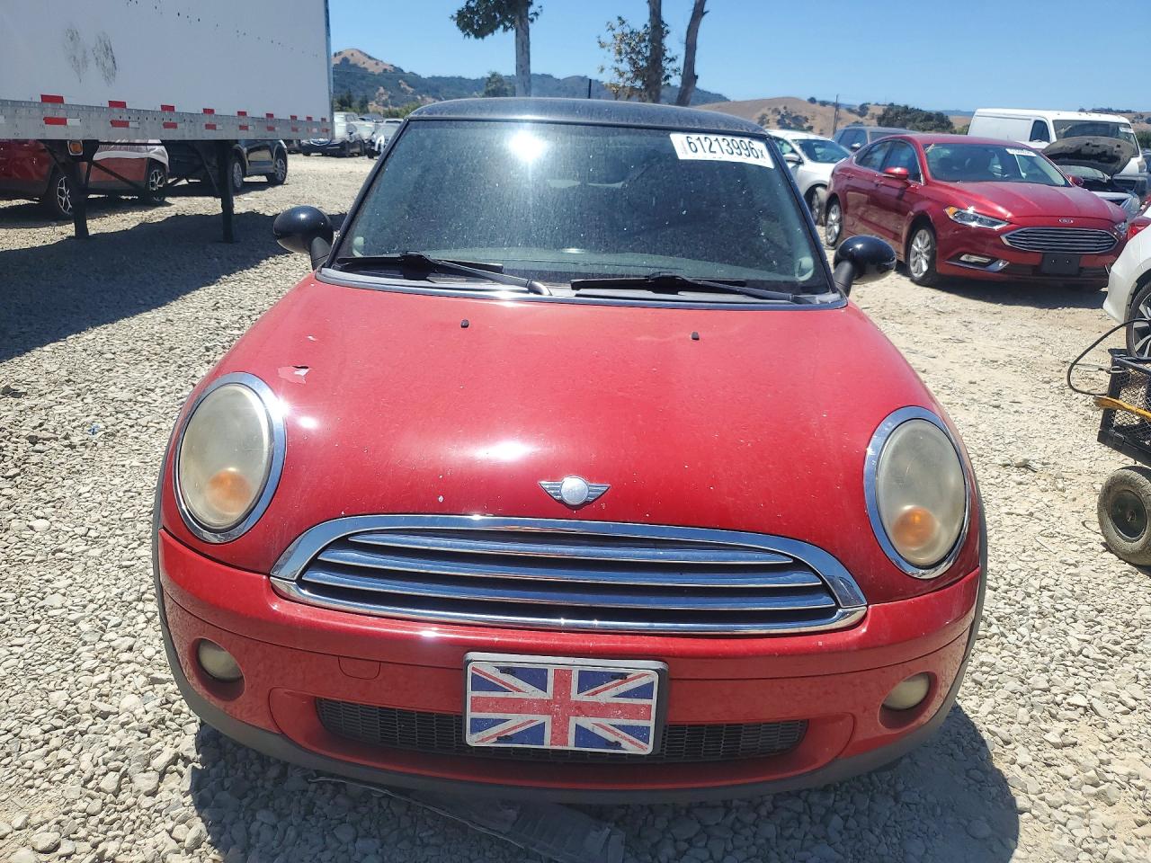 2008 Mini Cooper Красный vin: WMWMF33588TT59953