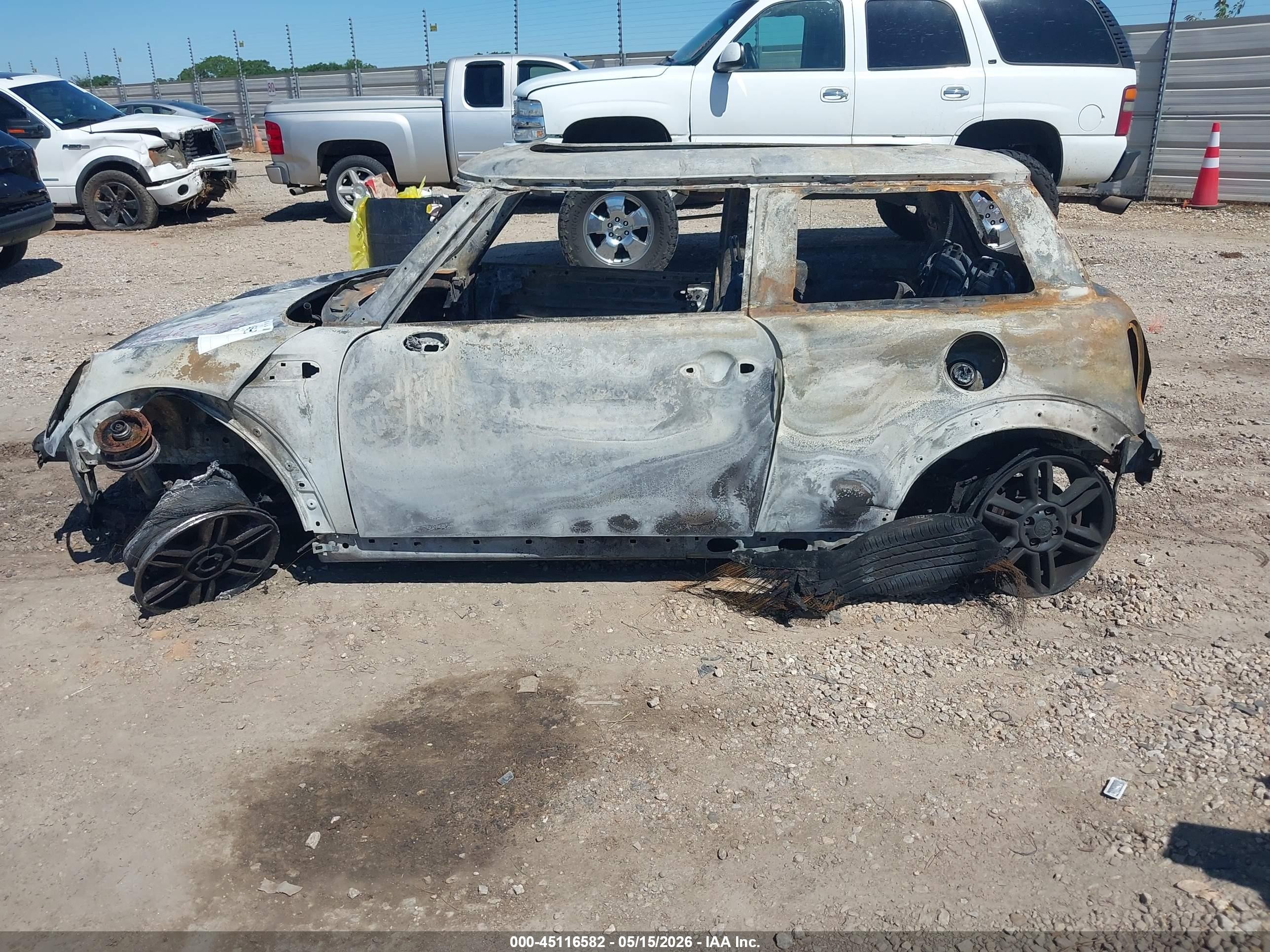 2008 Mini Cooper   Blue vin: WMWMF33588TT63131