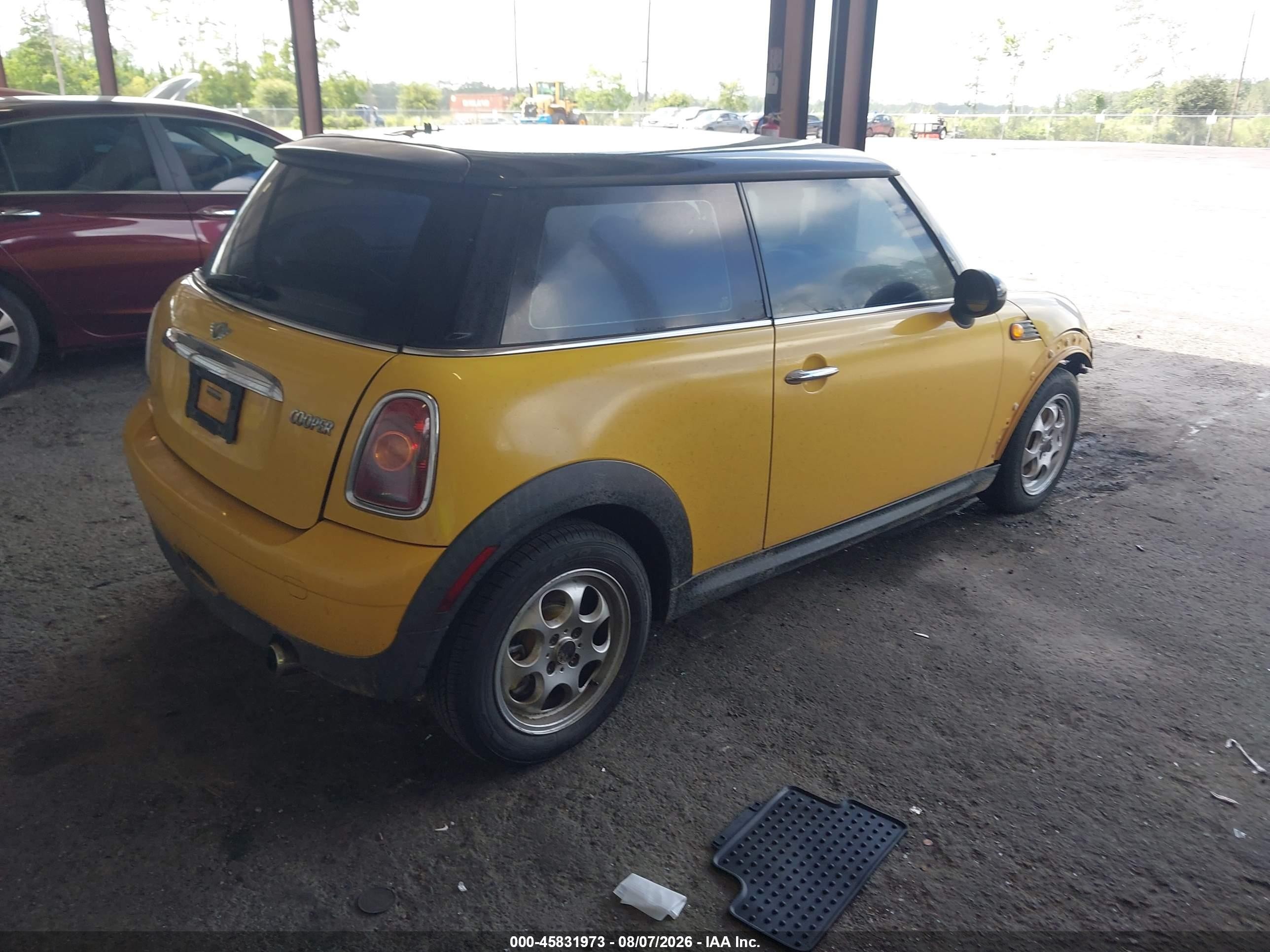 2009 Mini Cooper   Желтый vin: WMWMF33589TU76031