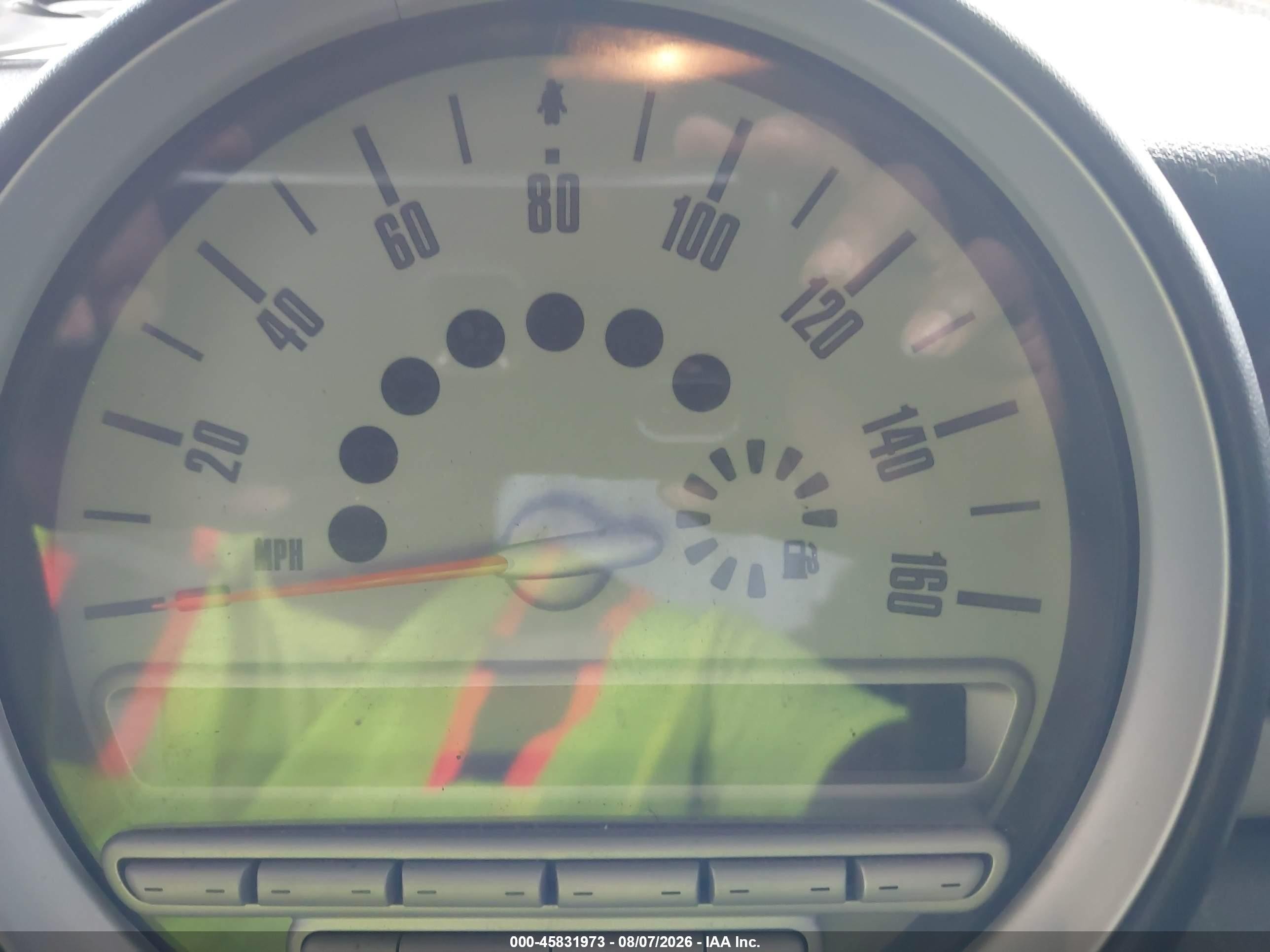 2009 Mini Cooper   Желтый vin: WMWMF33589TU76031