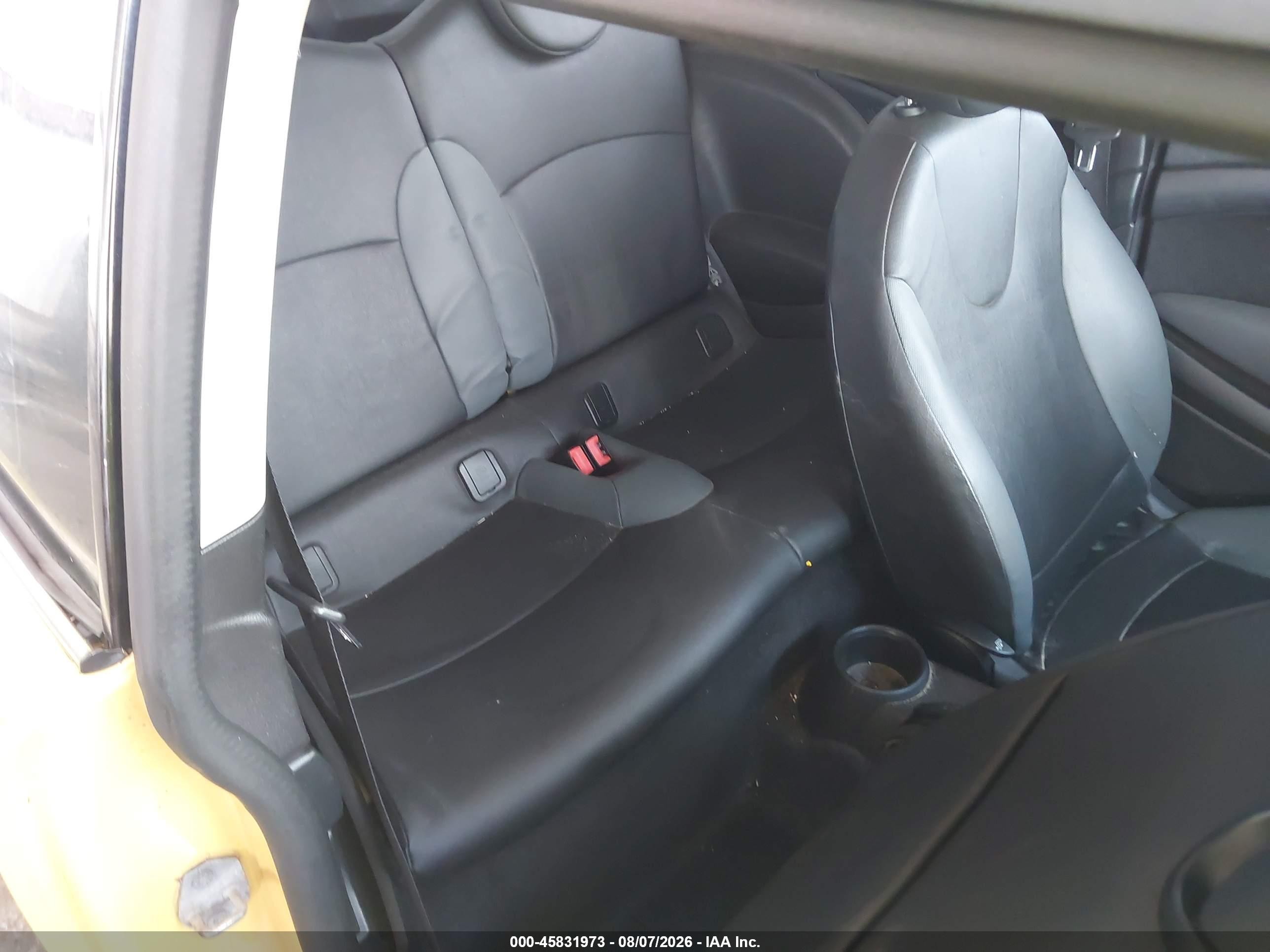 2009 Mini Cooper   Желтый vin: WMWMF33589TU76031