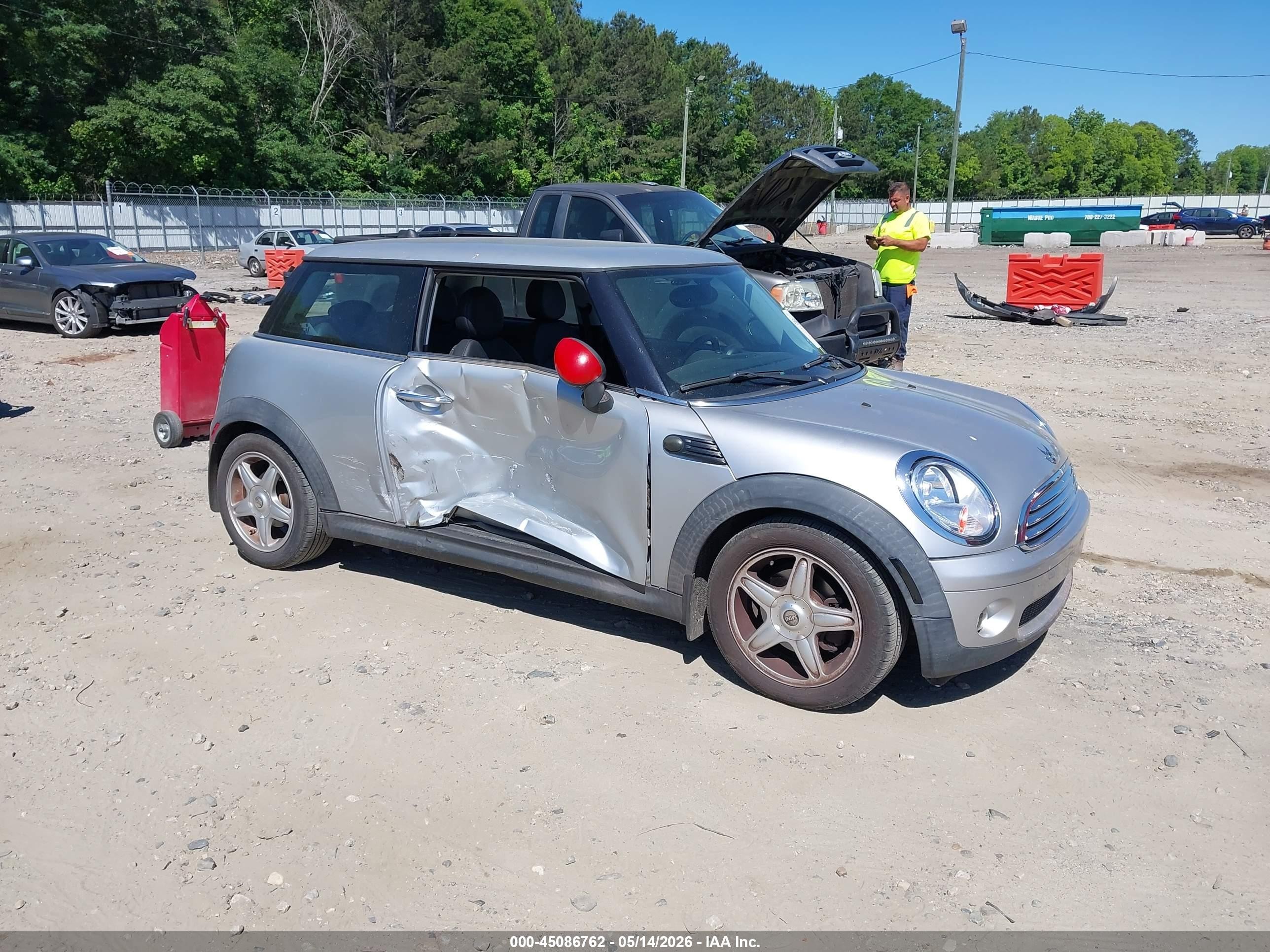 2007 Mini Cooper   Silver vin: WMWMF33597TT56316