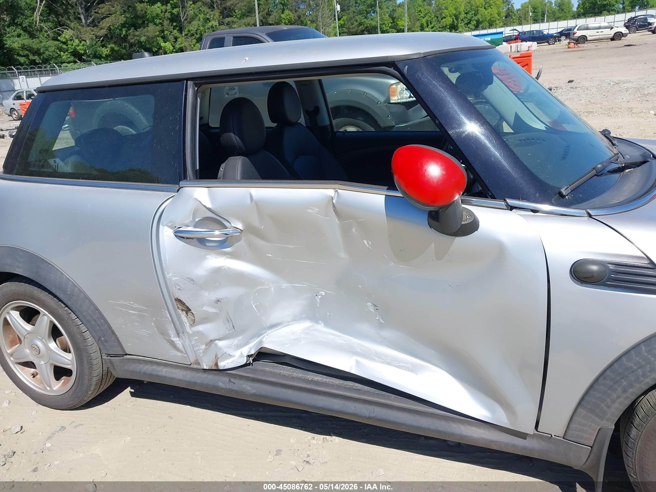 2007 Mini Cooper   Silver vin: WMWMF33597TT56316