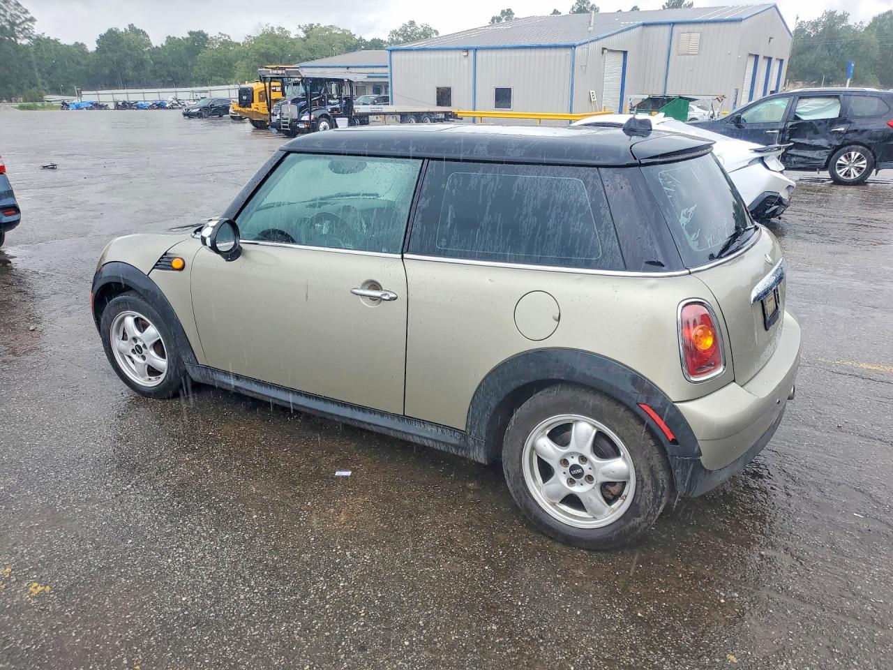 2007 Mini Cooper Green vin: WMWMF33597TT57367