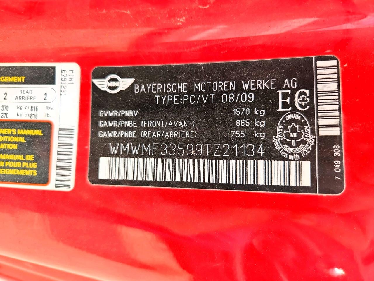 2009 Mini Cooper Red vin: WMWMF33599TZ21134