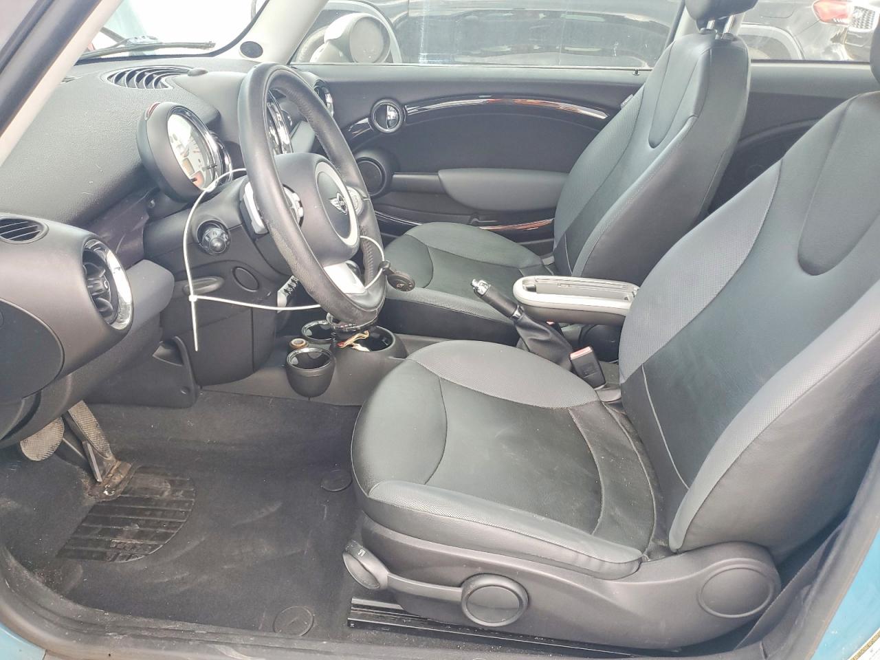 2008 Mini Cooper Blue vin: WMWMF335X8TT67133