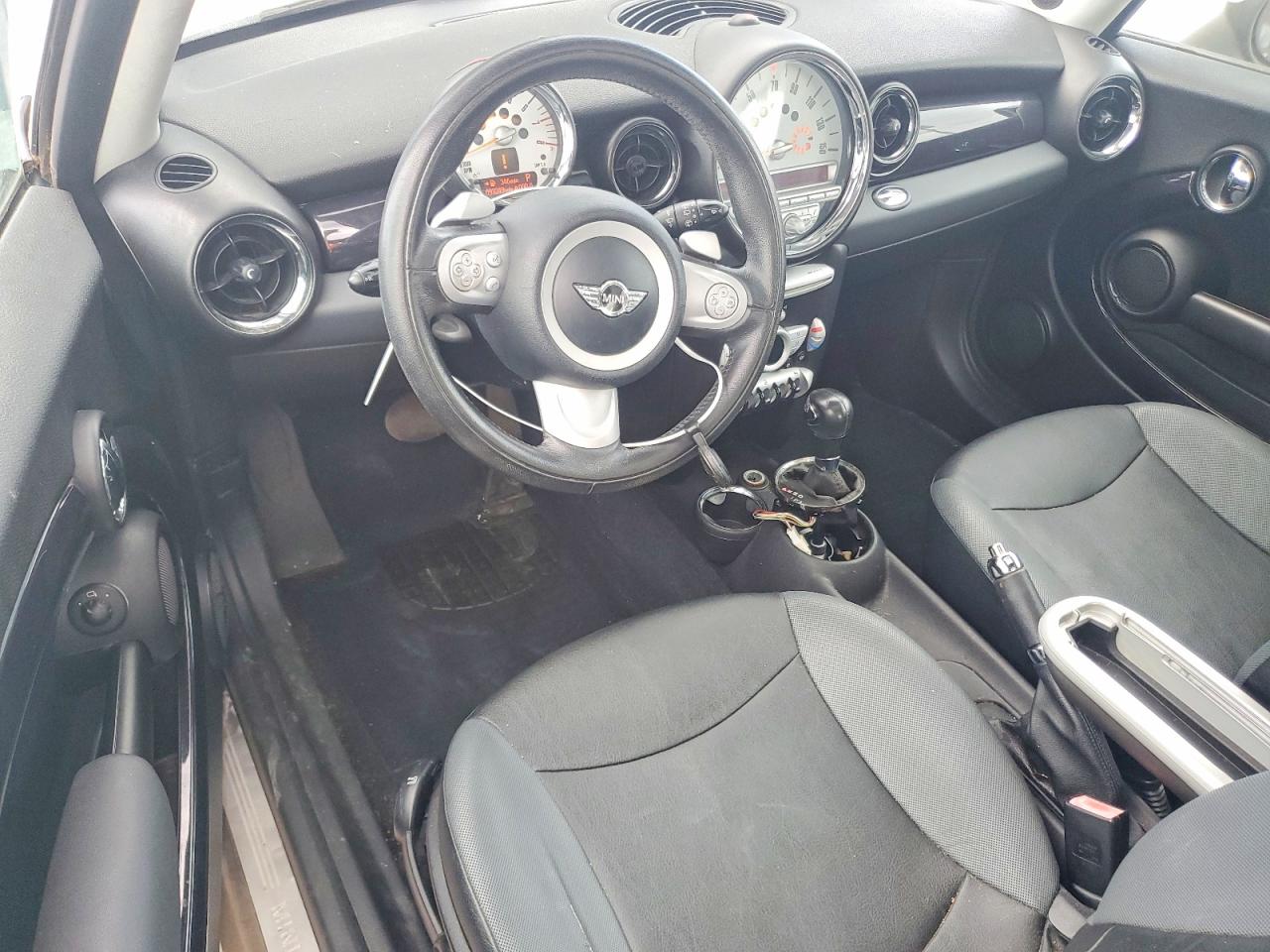 2008 Mini Cooper Blue vin: WMWMF335X8TT67133