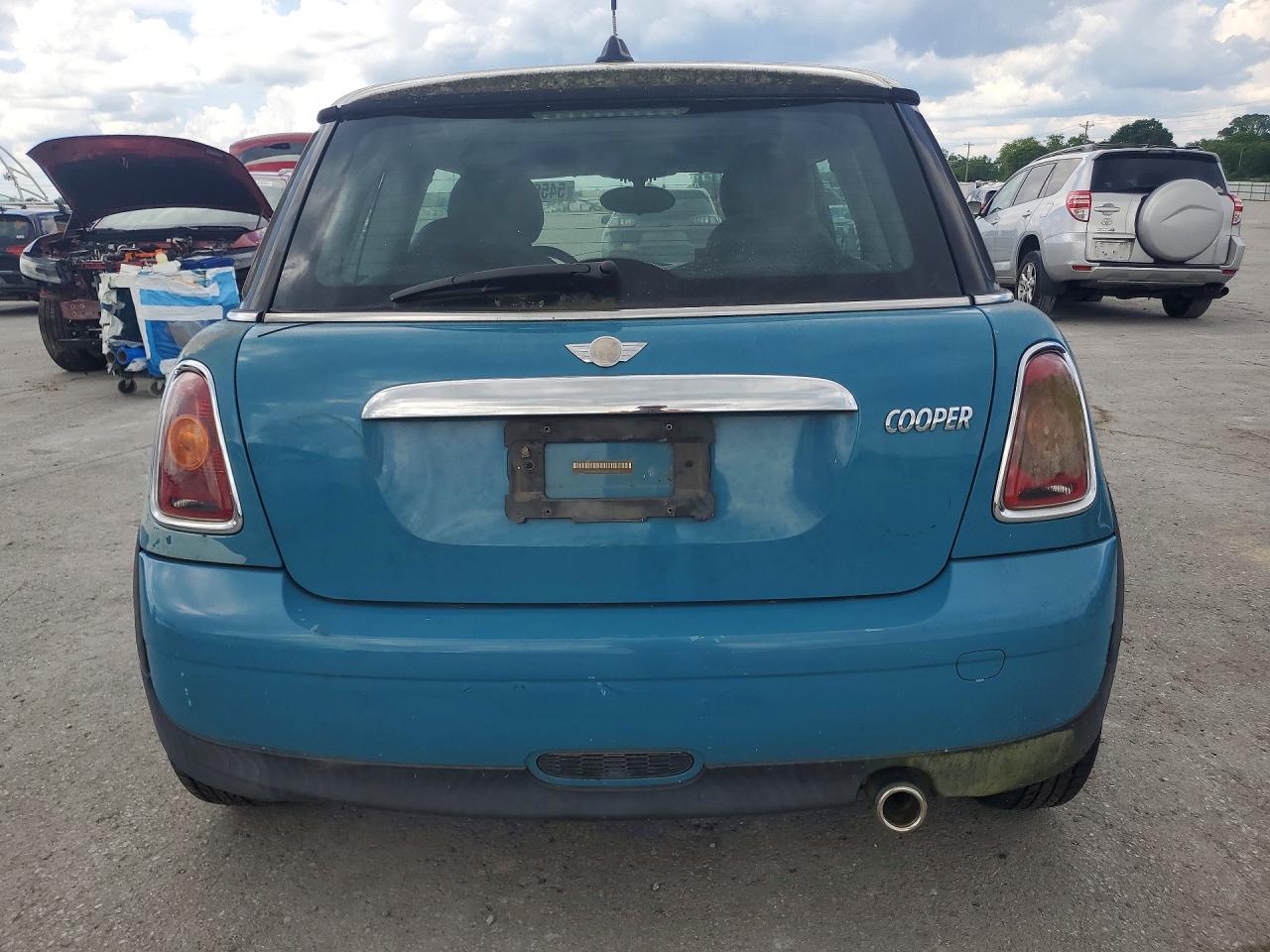 2008 Mini Cooper Blue vin: WMWMF335X8TT67133
