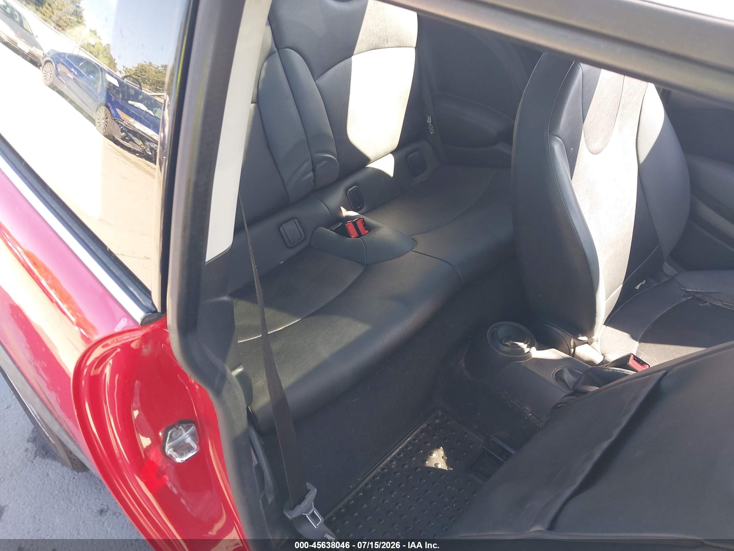 2008 Mini Cooper Hardtop   Red vin: WMWMF335X8TT67438