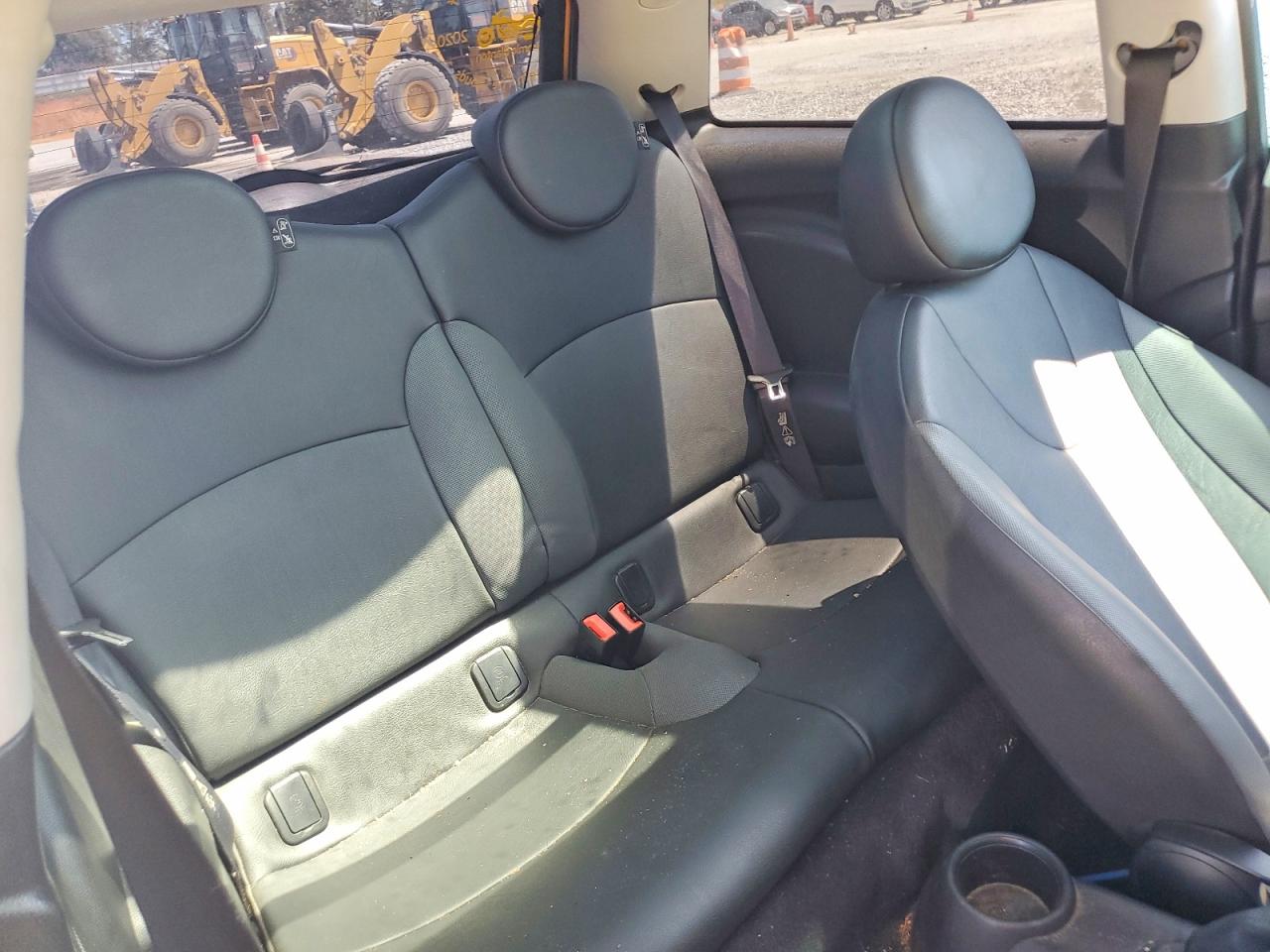 2009 Mini Cooper Yellow vin: WMWMF335X9TU71557