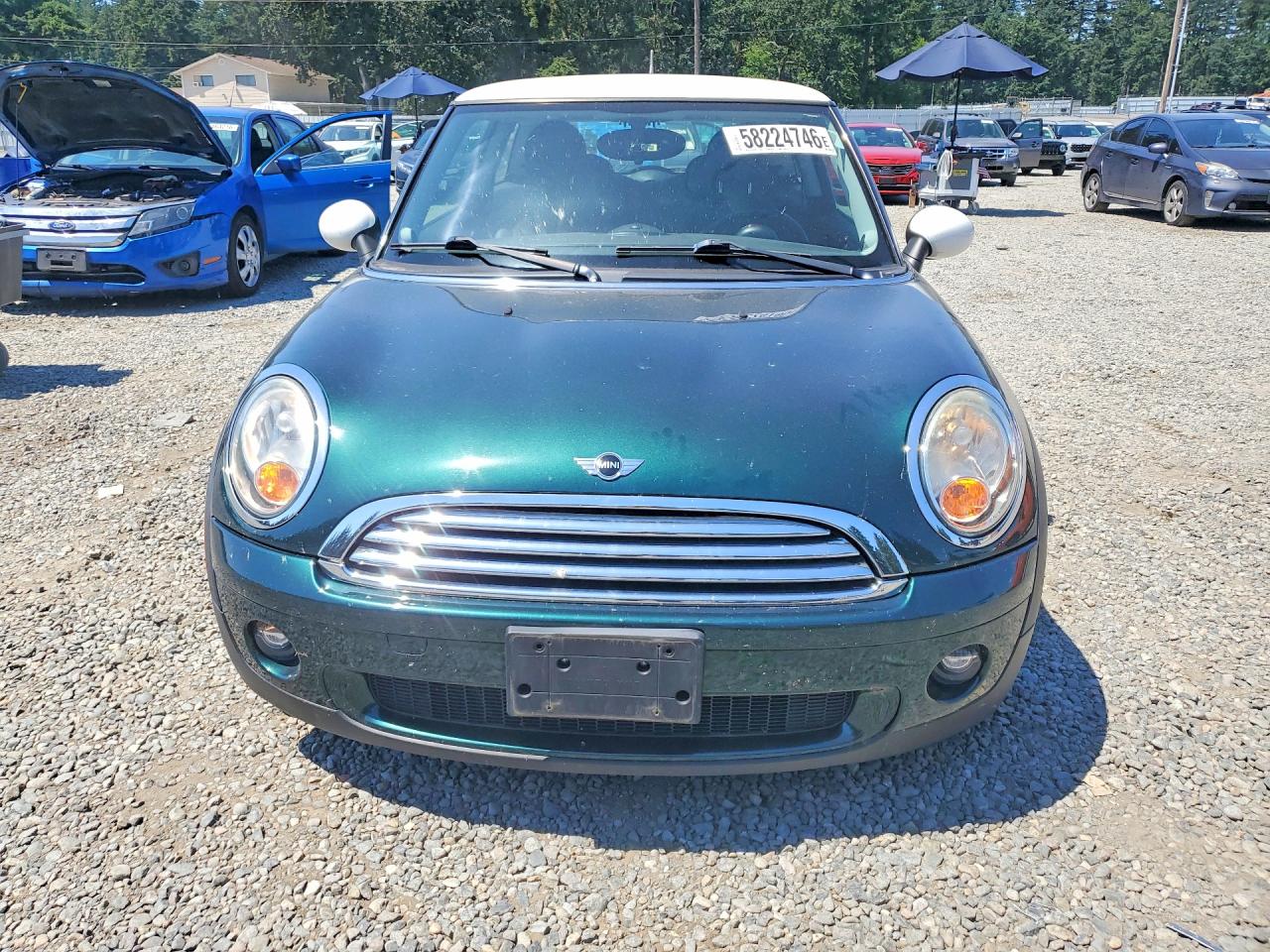 2010 Mini Cooper Green vin: WMWMF3C50ATZ25237