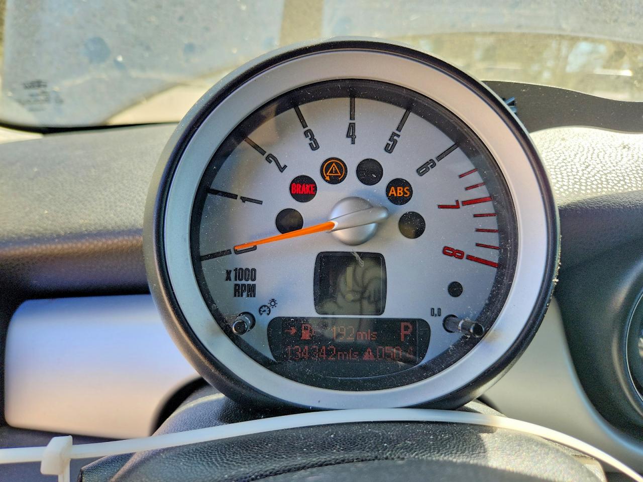 2010 Mini Cooper Silver vin: WMWMF3C50ATZ64264