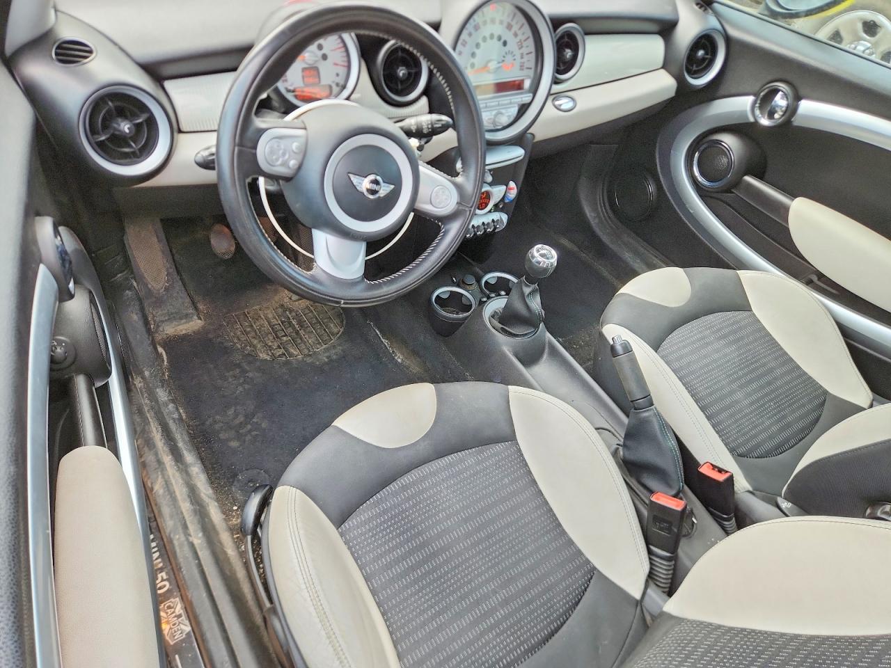 2010 Mini Cooper Черный vin: WMWMF3C51ATU78014