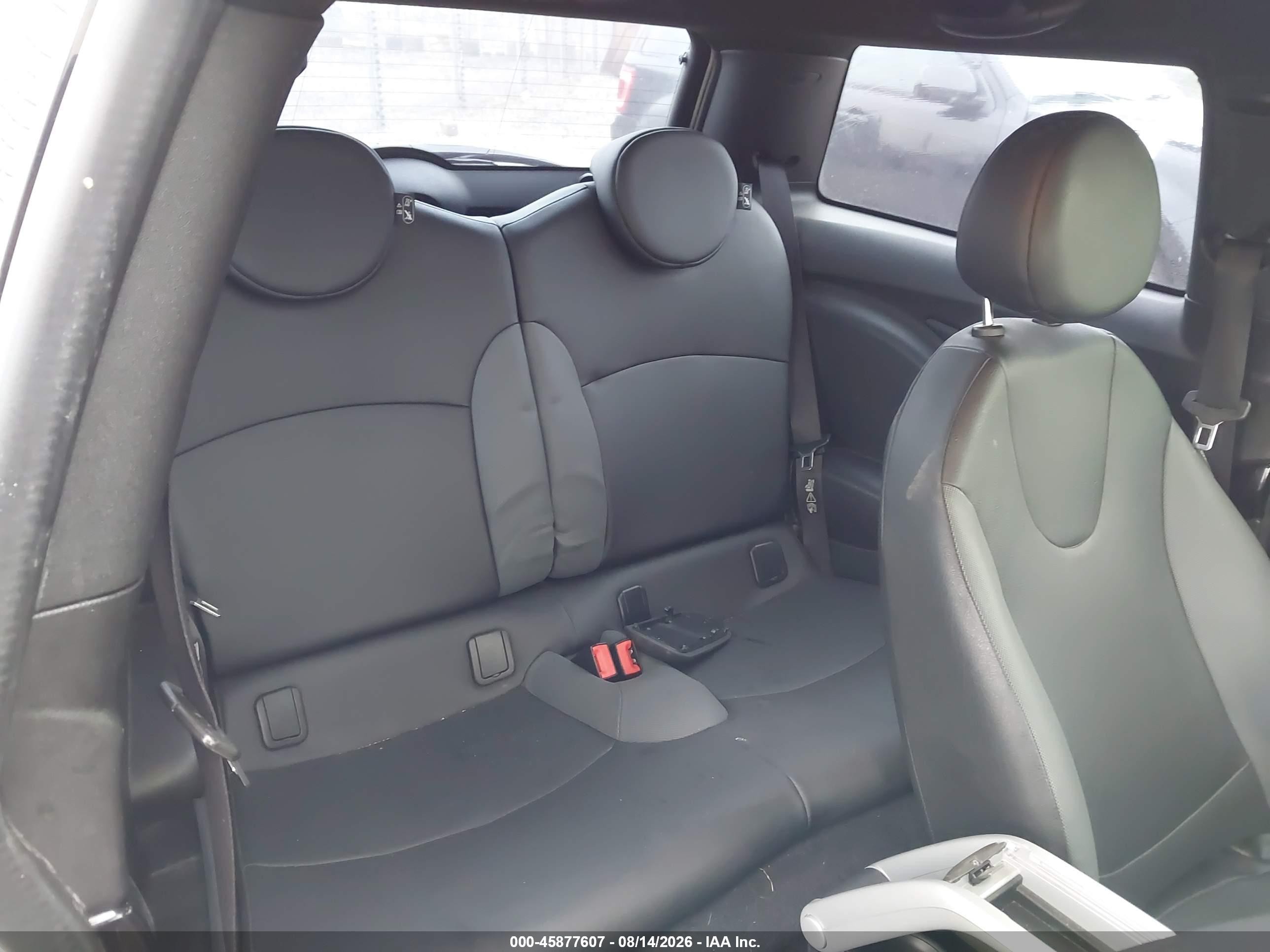 2010 Mini Cooper   Cream vin: WMWMF3C51ATU79504