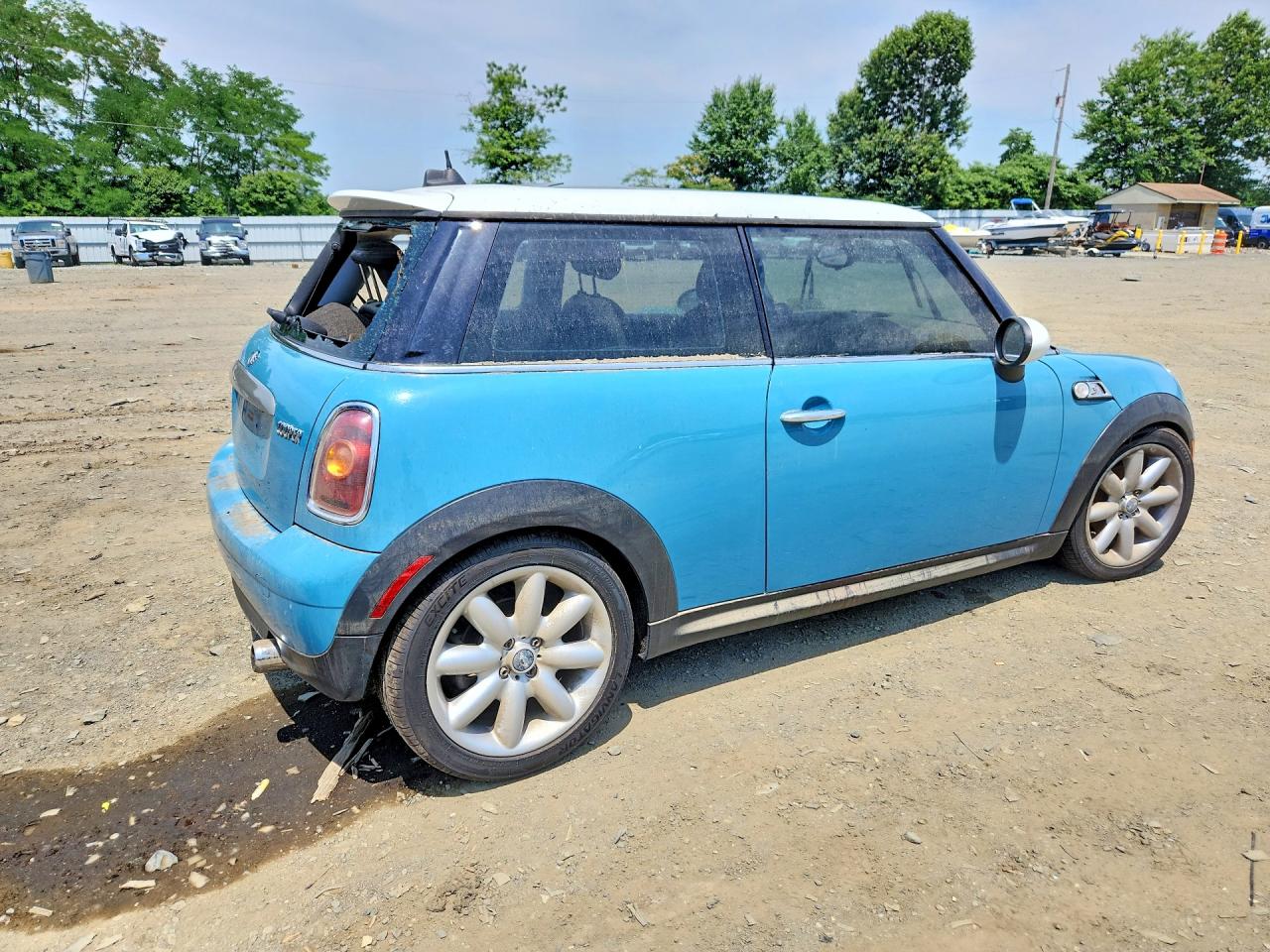 2010 Mini Cooper Blue vin: WMWMF3C51ATZ22704