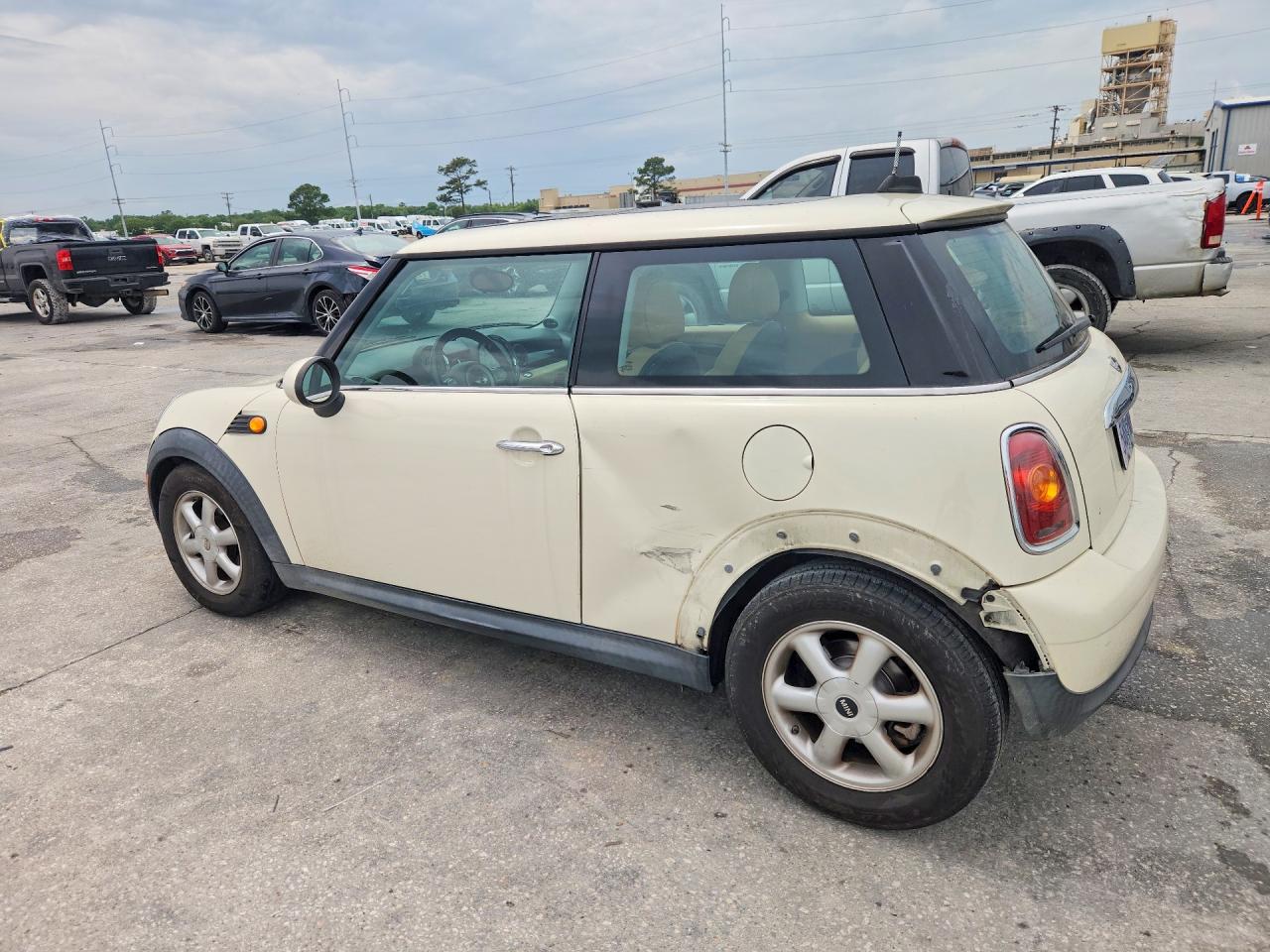 2010 Mini Cooper Кремовый vin: WMWMF3C51ATZ24145