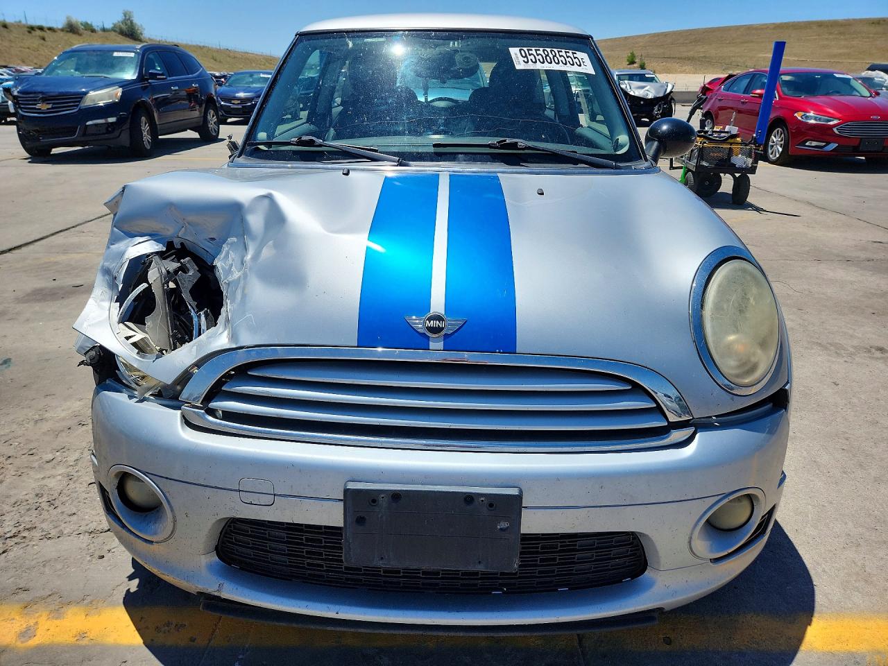2010 Mini Cooper Silver vin: WMWMF3C51ATZ28096