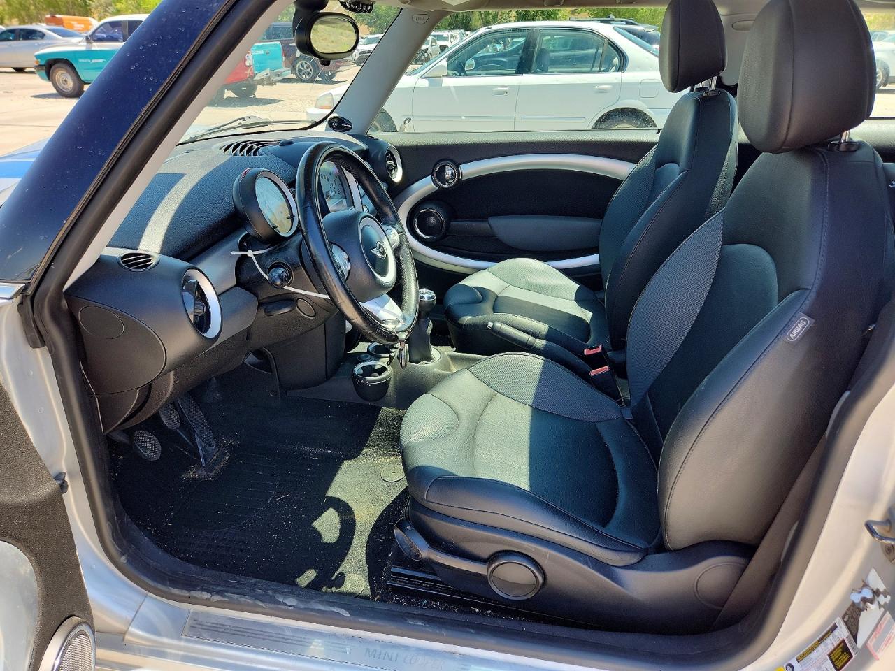 2010 Mini Cooper Silver vin: WMWMF3C51ATZ28096