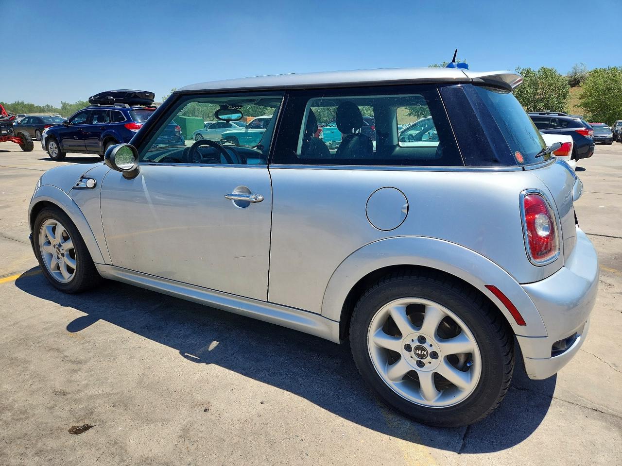 2010 Mini Cooper Silver vin: WMWMF3C51ATZ28096