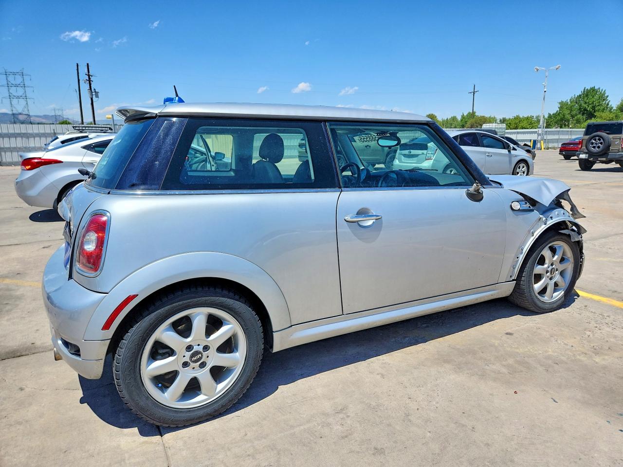 2010 Mini Cooper Silver vin: WMWMF3C51ATZ28096