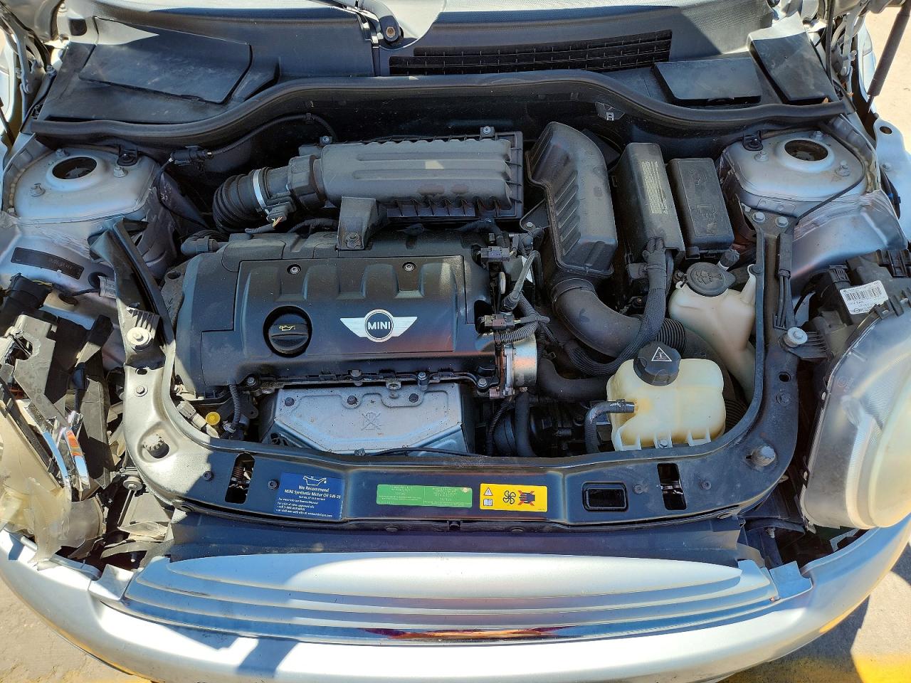 2010 Mini Cooper Silver vin: WMWMF3C51ATZ28096