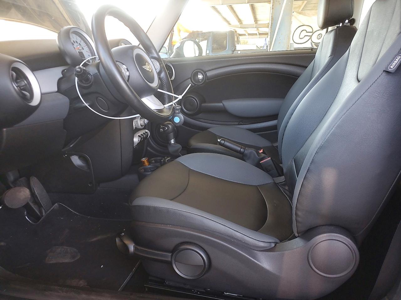 2010 Mini Cooper Blue vin: WMWMF3C51ATZ66394