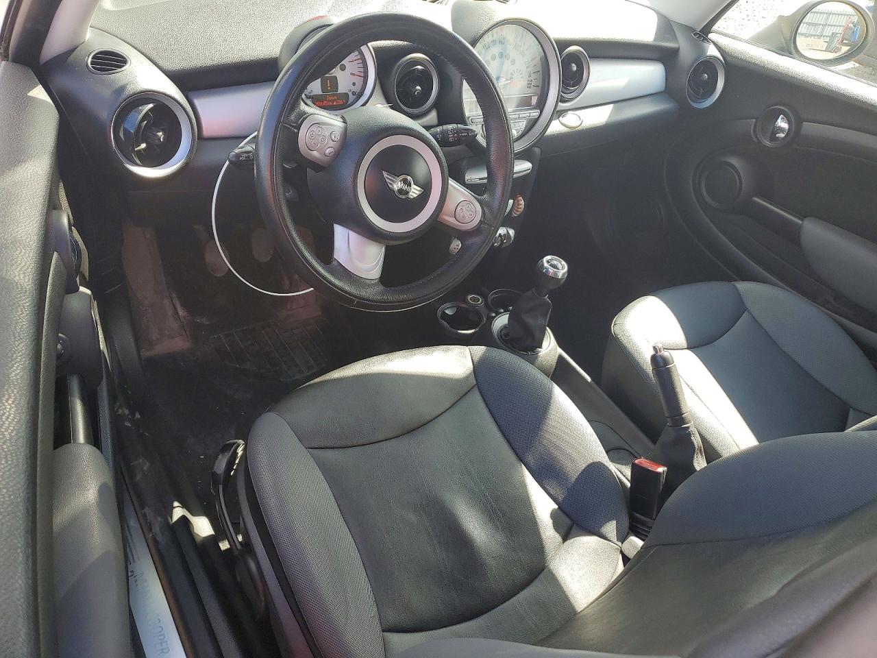 2010 Mini Cooper Кремовый vin: WMWMF3C52ATU76269
