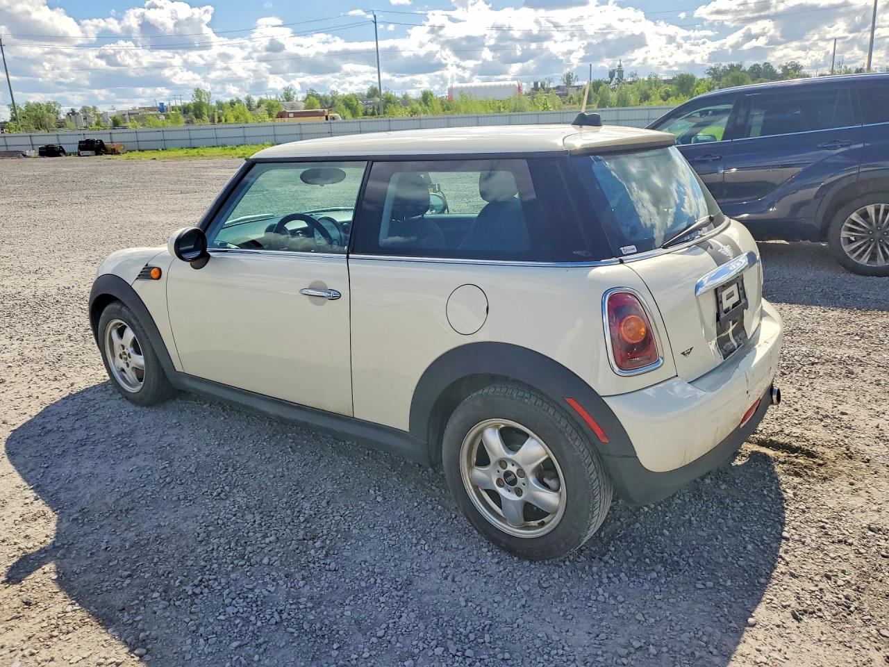 2010 Mini Cooper Кремовый vin: WMWMF3C52ATU76269