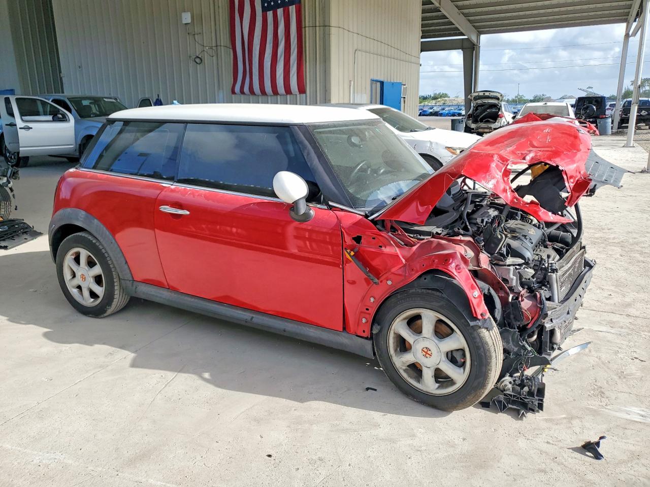 2010 Mini Cooper Красный vin: WMWMF3C52ATZ24462
