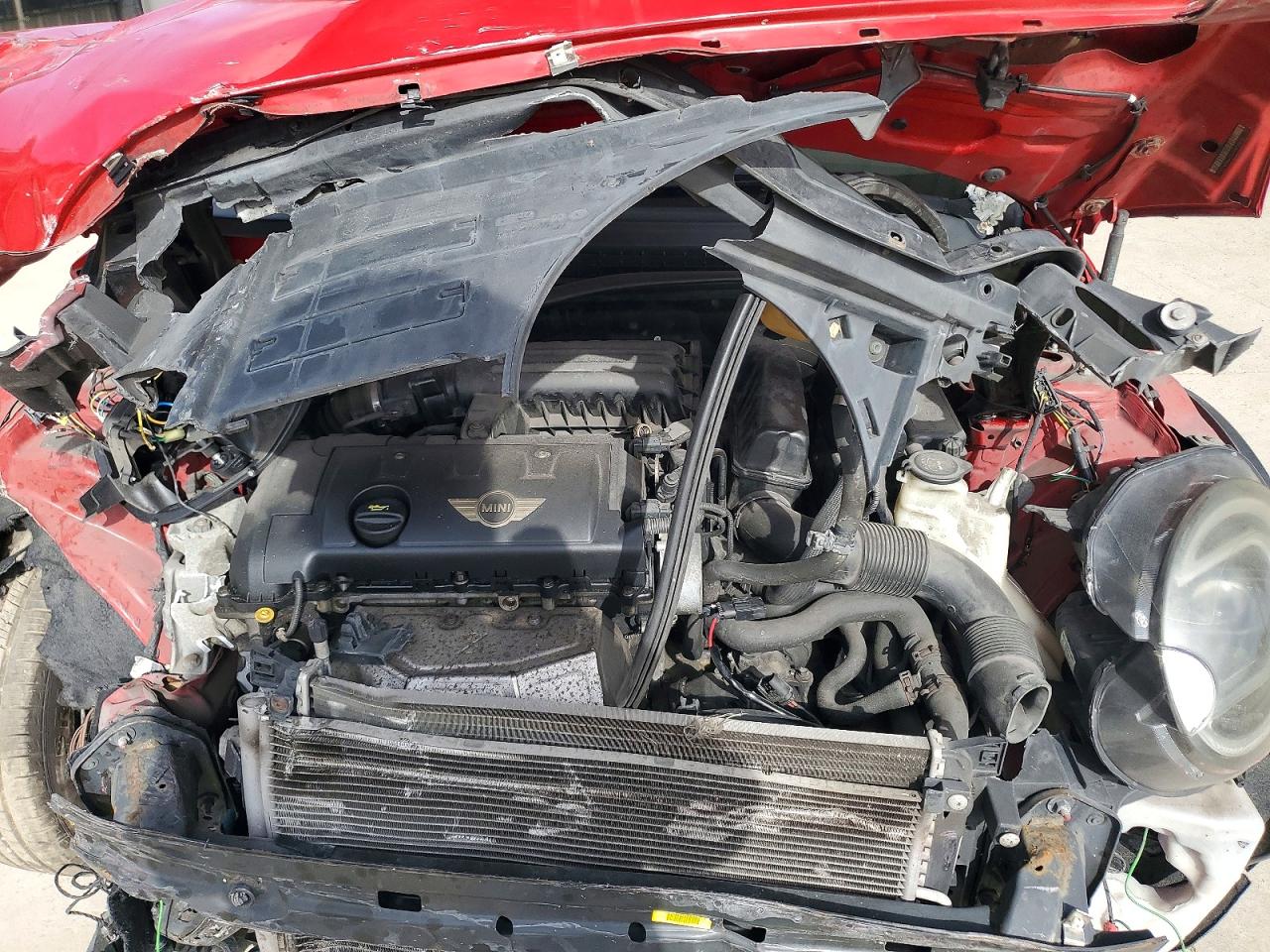 2010 Mini Cooper Красный vin: WMWMF3C52ATZ24462