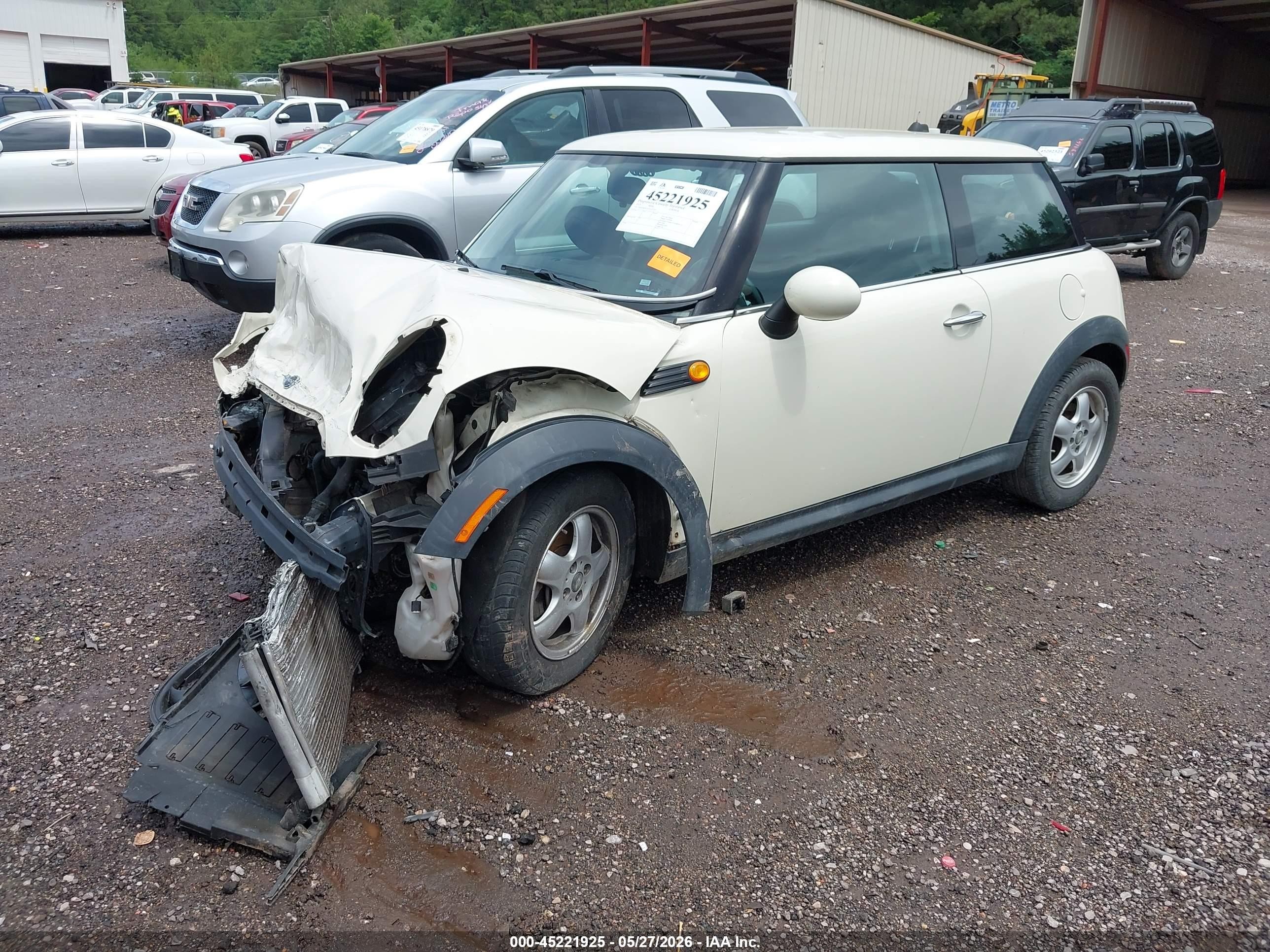 2010 Mini Cooper   White vin: WMWMF3C52ATZ27037