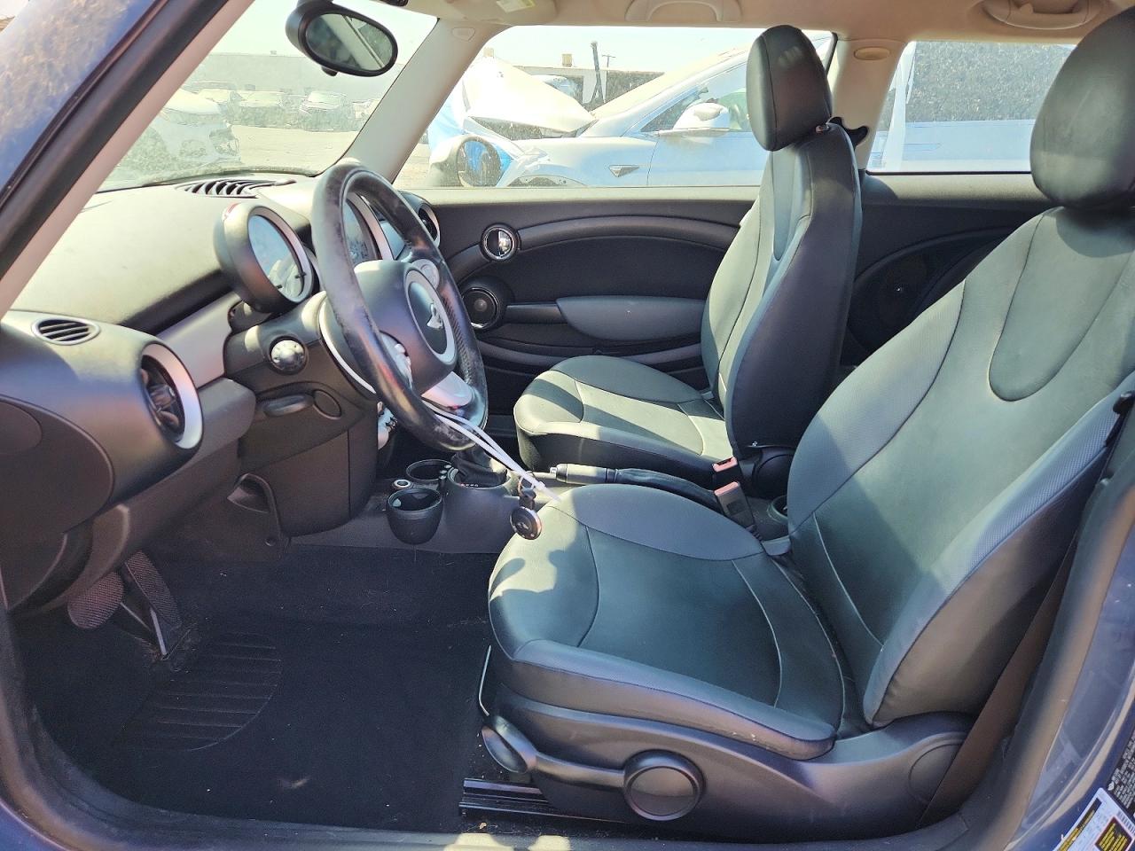 2010 Mini Cooper Blue vin: WMWMF3C52ATZ61544
