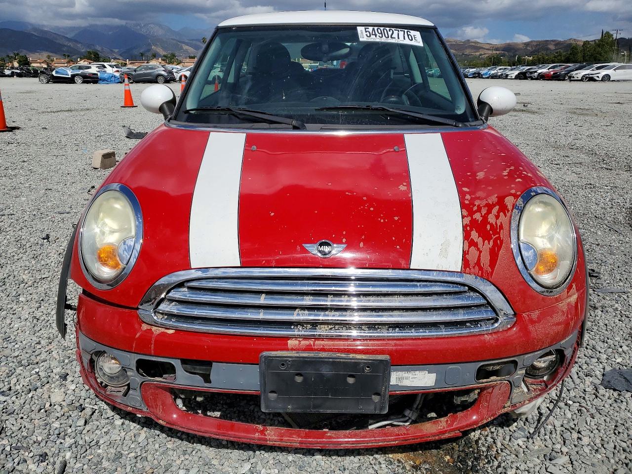 2010 Mini Cooper Red vin: WMWMF3C54ATZ65949