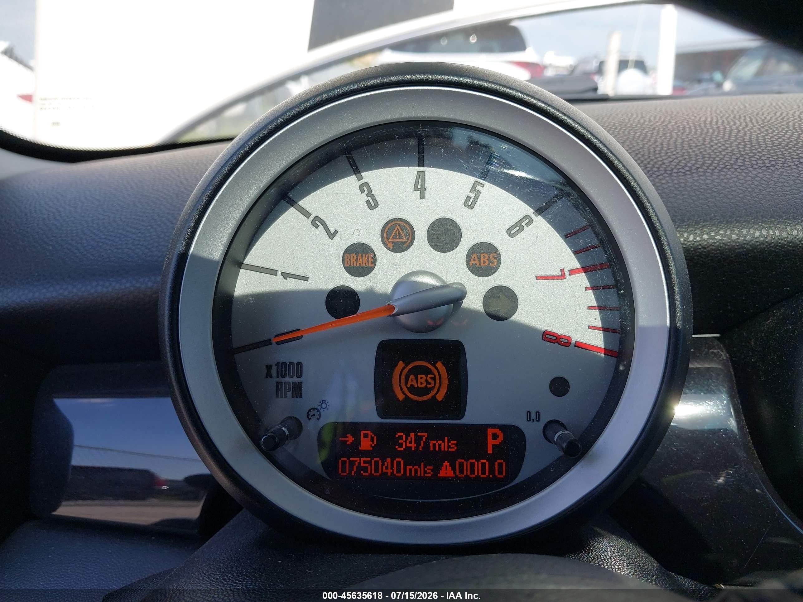 2010 Mini Cooper   White vin: WMWMF3C55ATZ65183