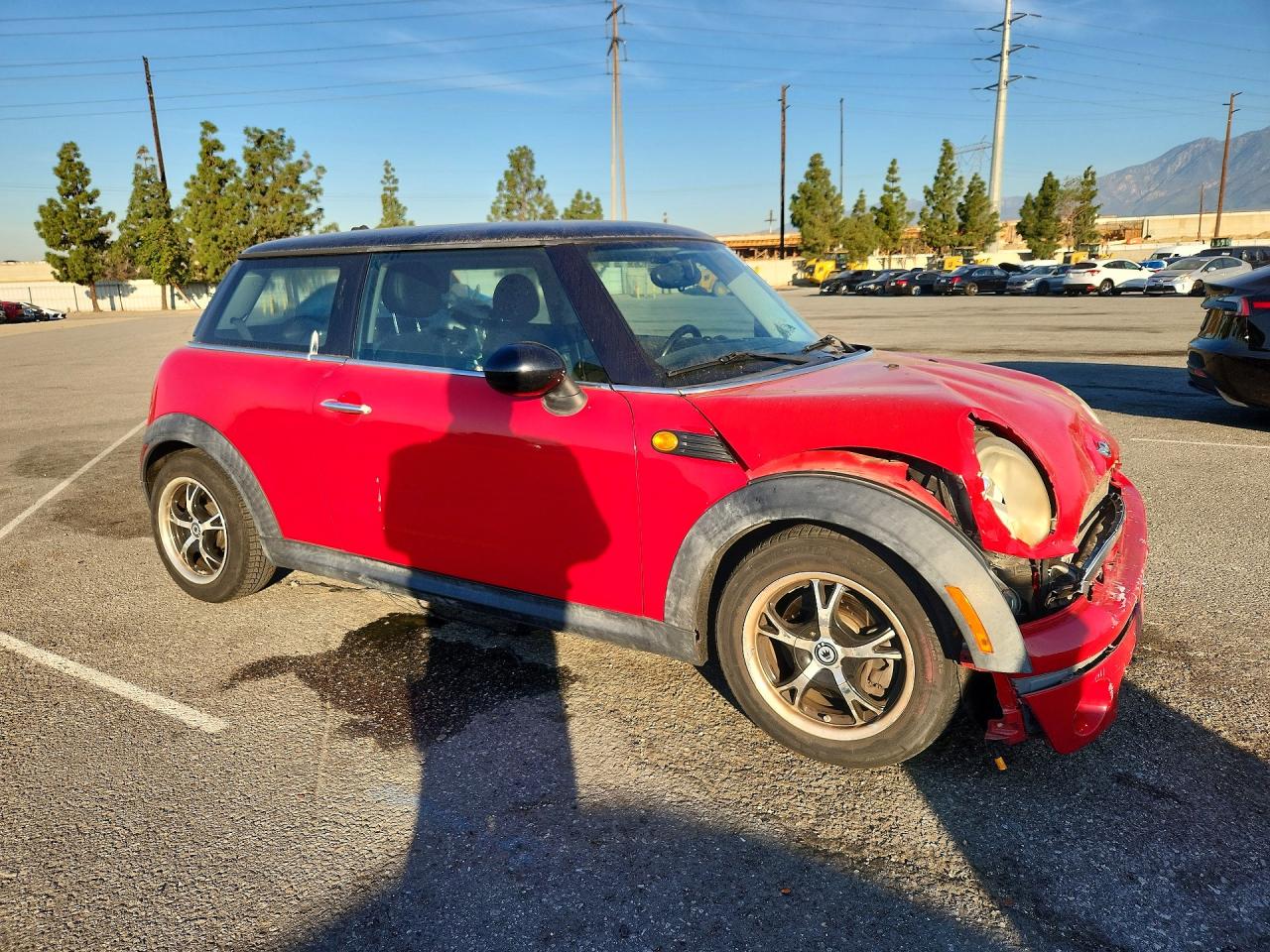 2010 Mini Cooper Red vin: WMWMF3C56ATZ61675