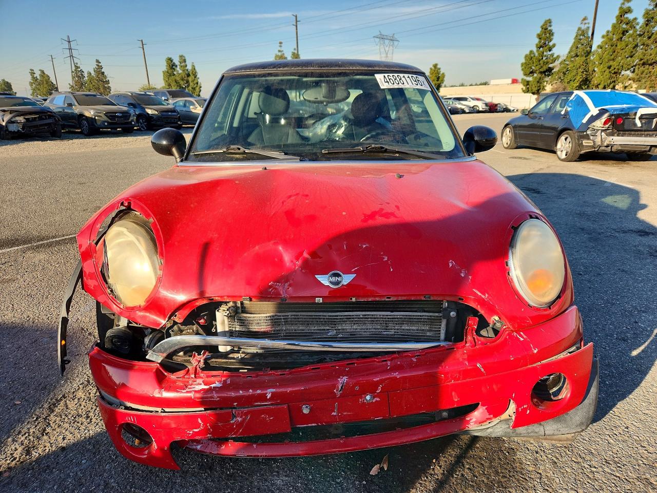2010 Mini Cooper Red vin: WMWMF3C56ATZ61675
