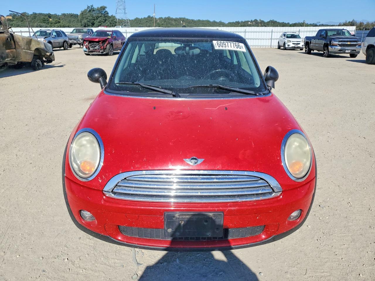 2010 Mini Cooper Red vin: WMWMF3C57ATZ23274