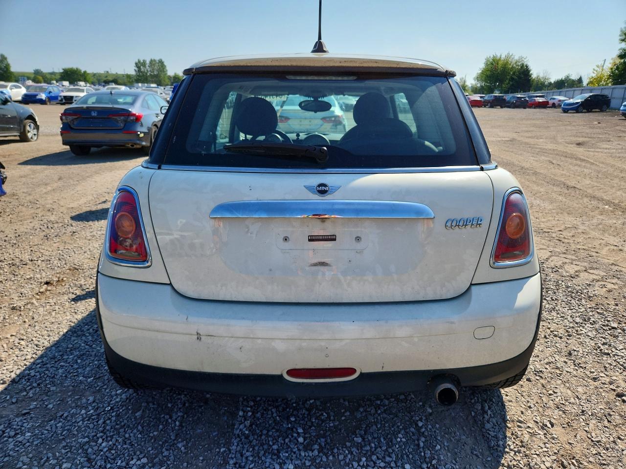 2010 Mini Cooper Белый vin: WMWMF3C5XATZ23494