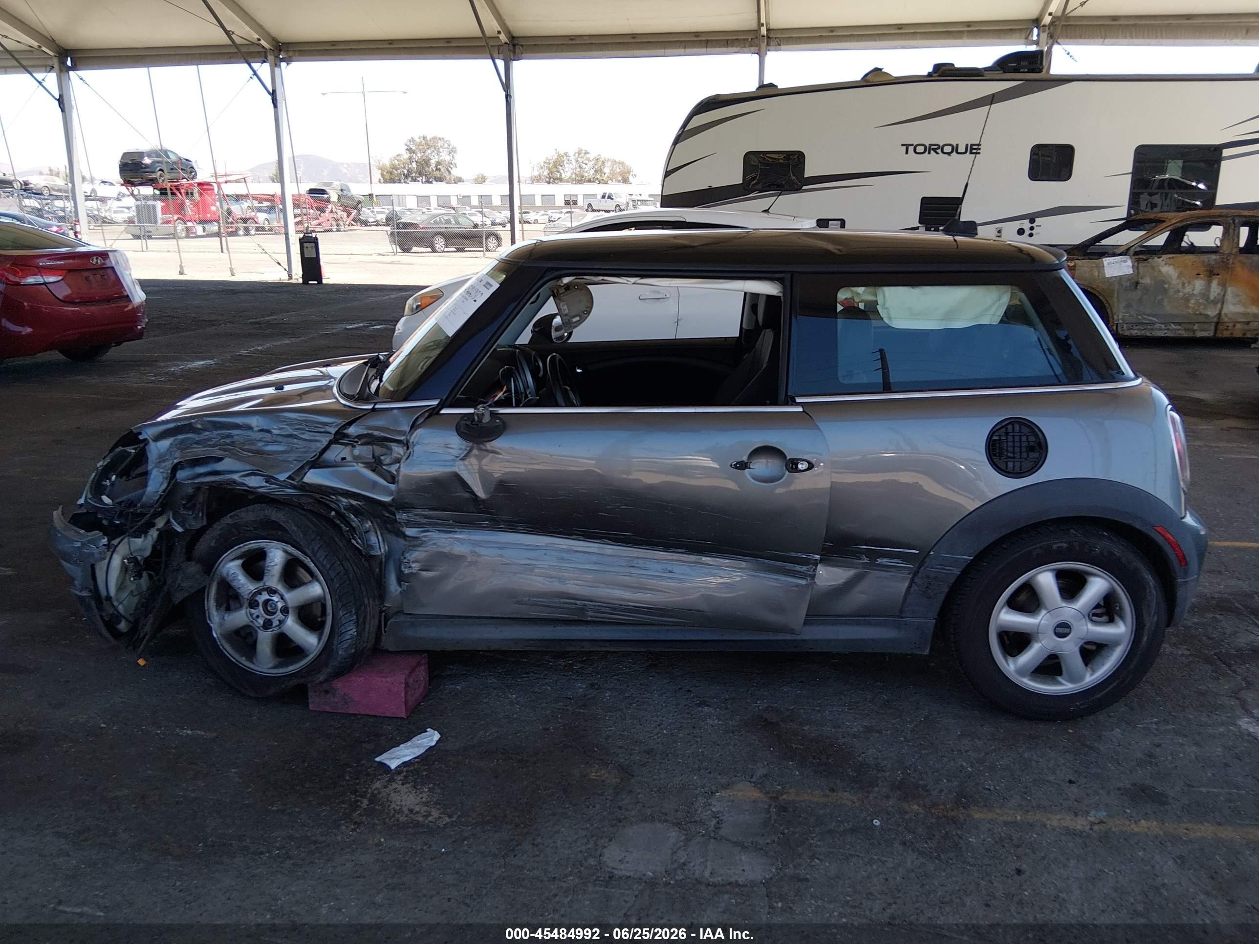 2010 Mini Cooper   Gray vin: WMWMF3C5XATZ24726