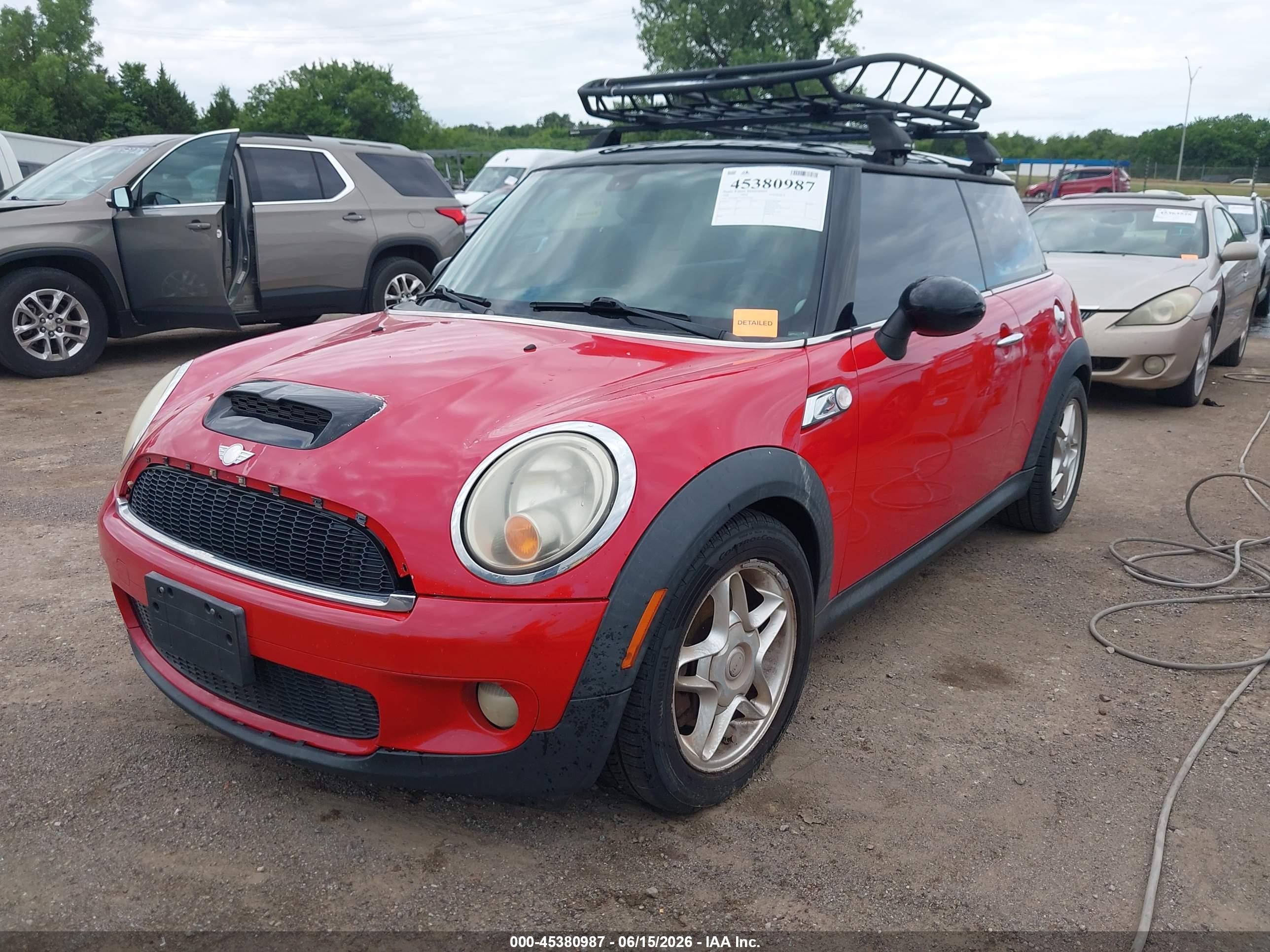 2008 Mini Cooper S   Red vin: WMWMF73518TT92929