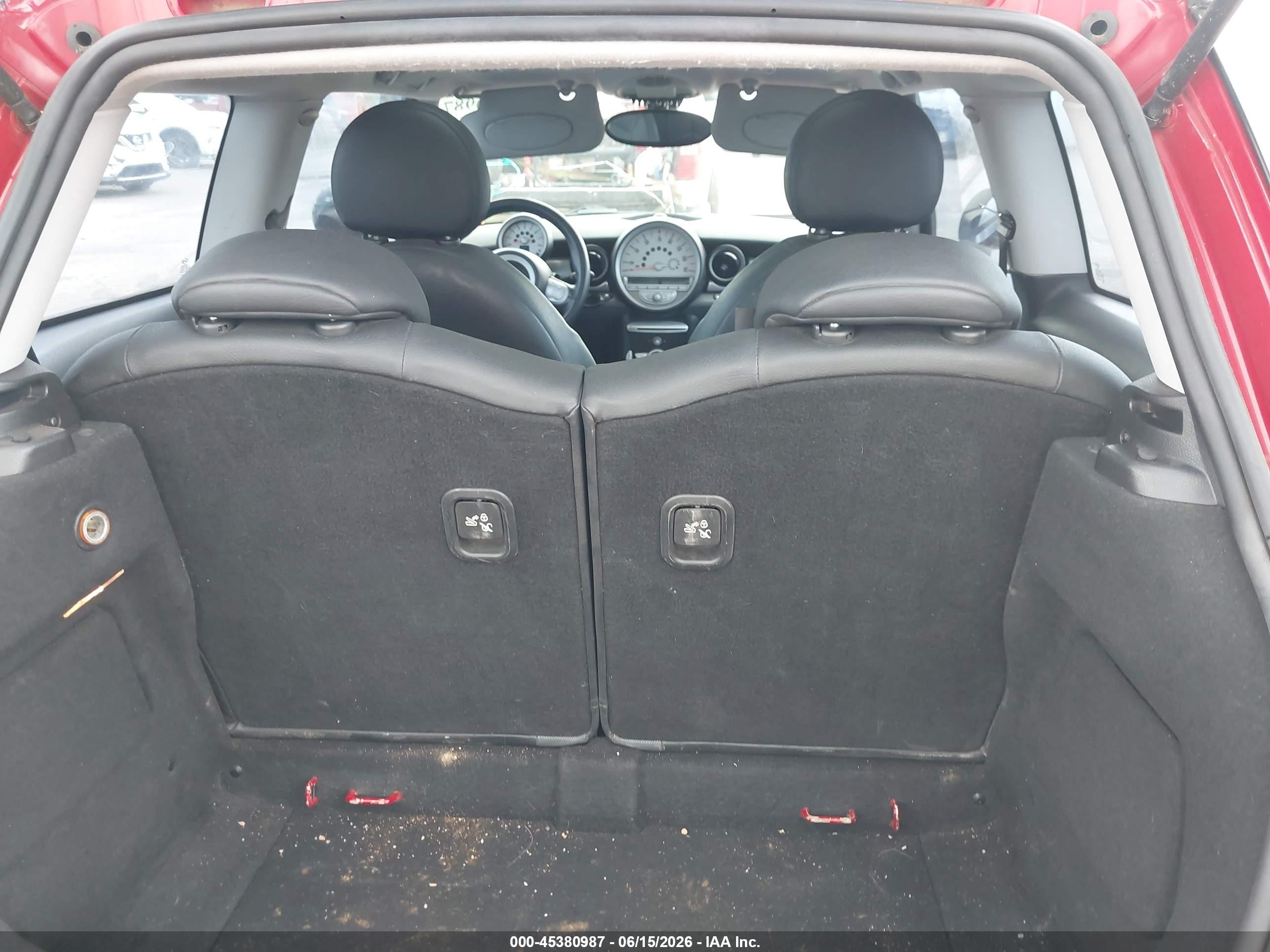 2008 Mini Cooper S   Red vin: WMWMF73518TT92929