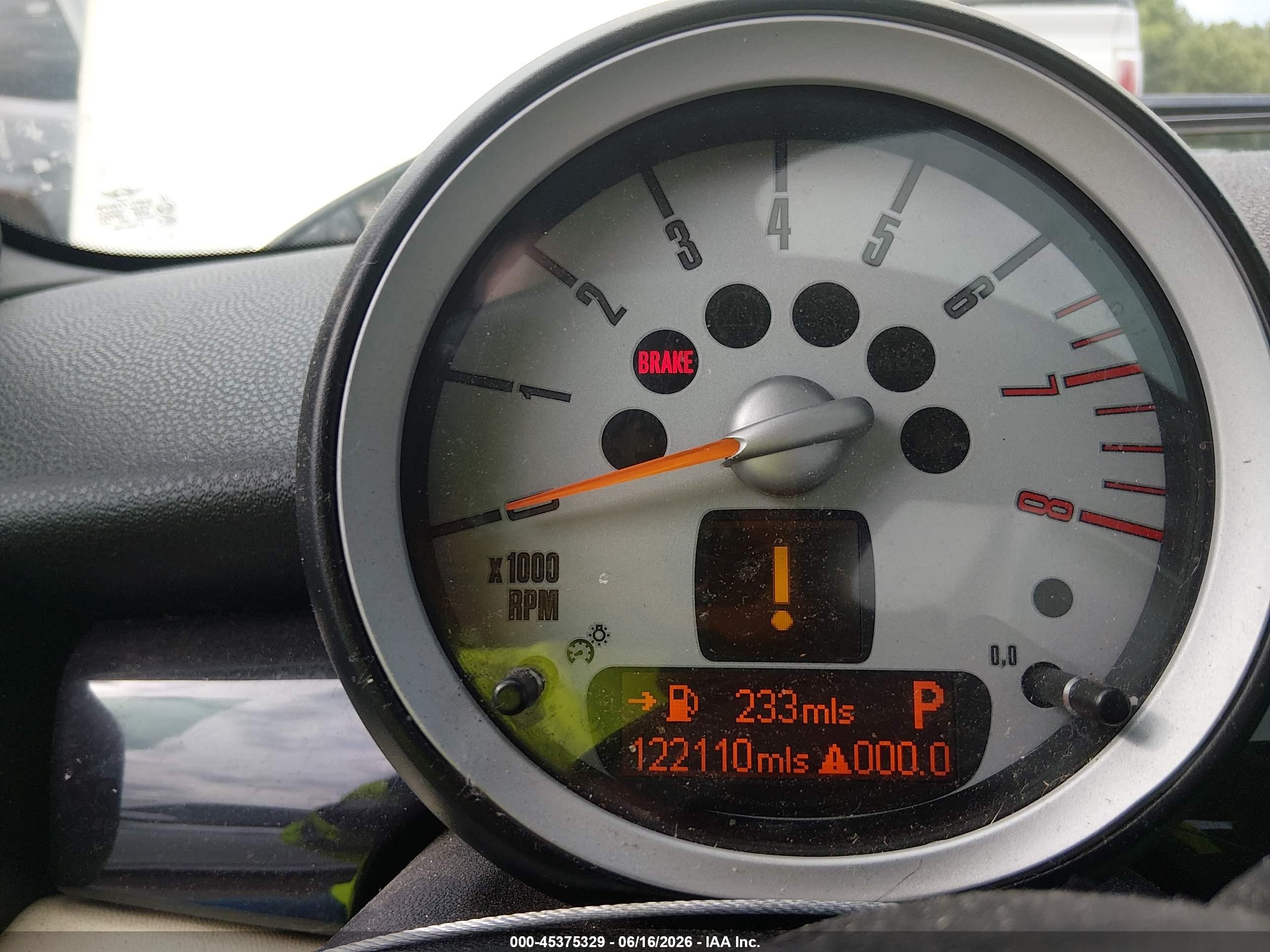 2008 Mini Cooper S   White vin: WMWMF73518TV39220