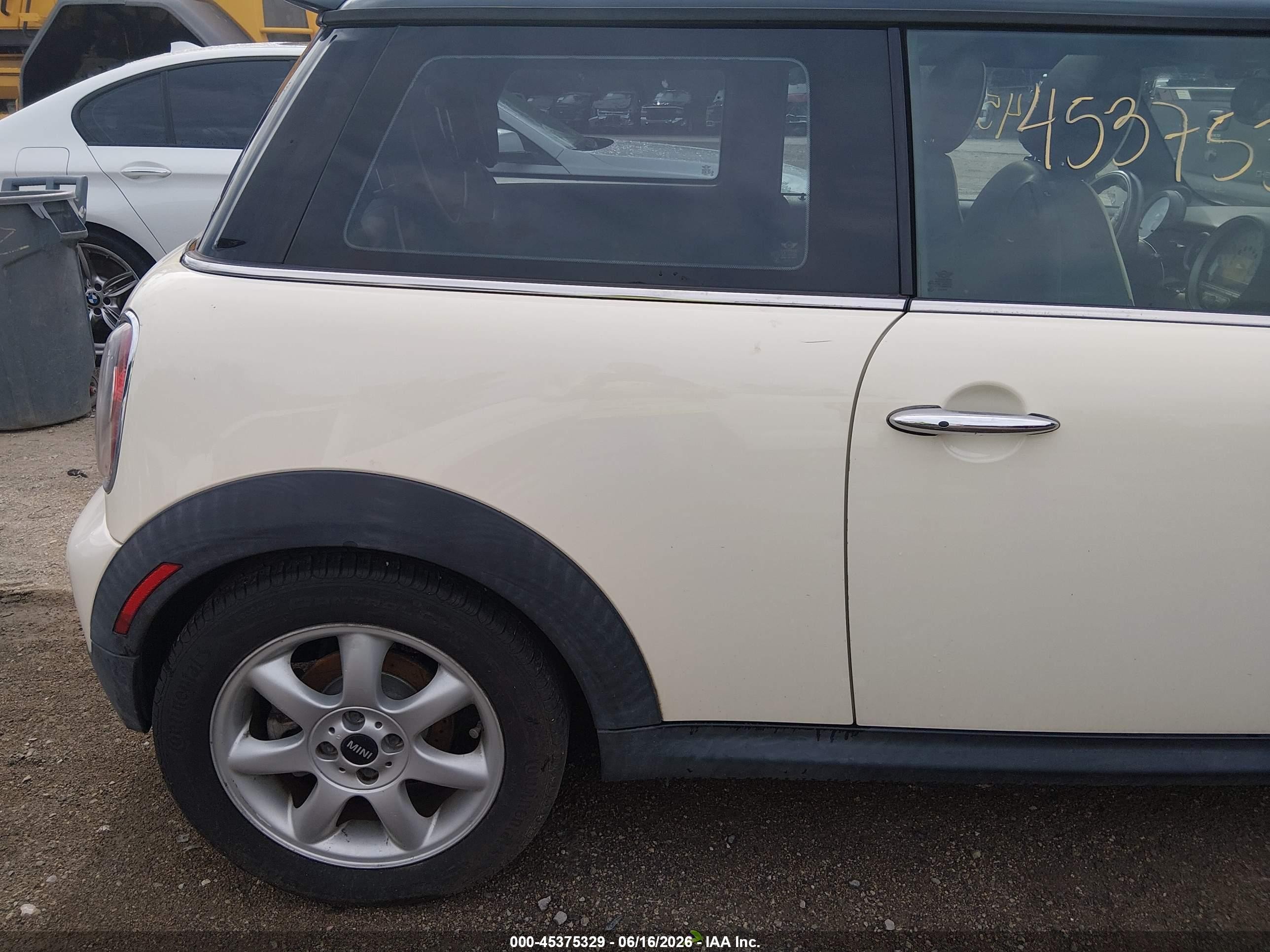 2008 Mini Cooper S   White vin: WMWMF73518TV39220