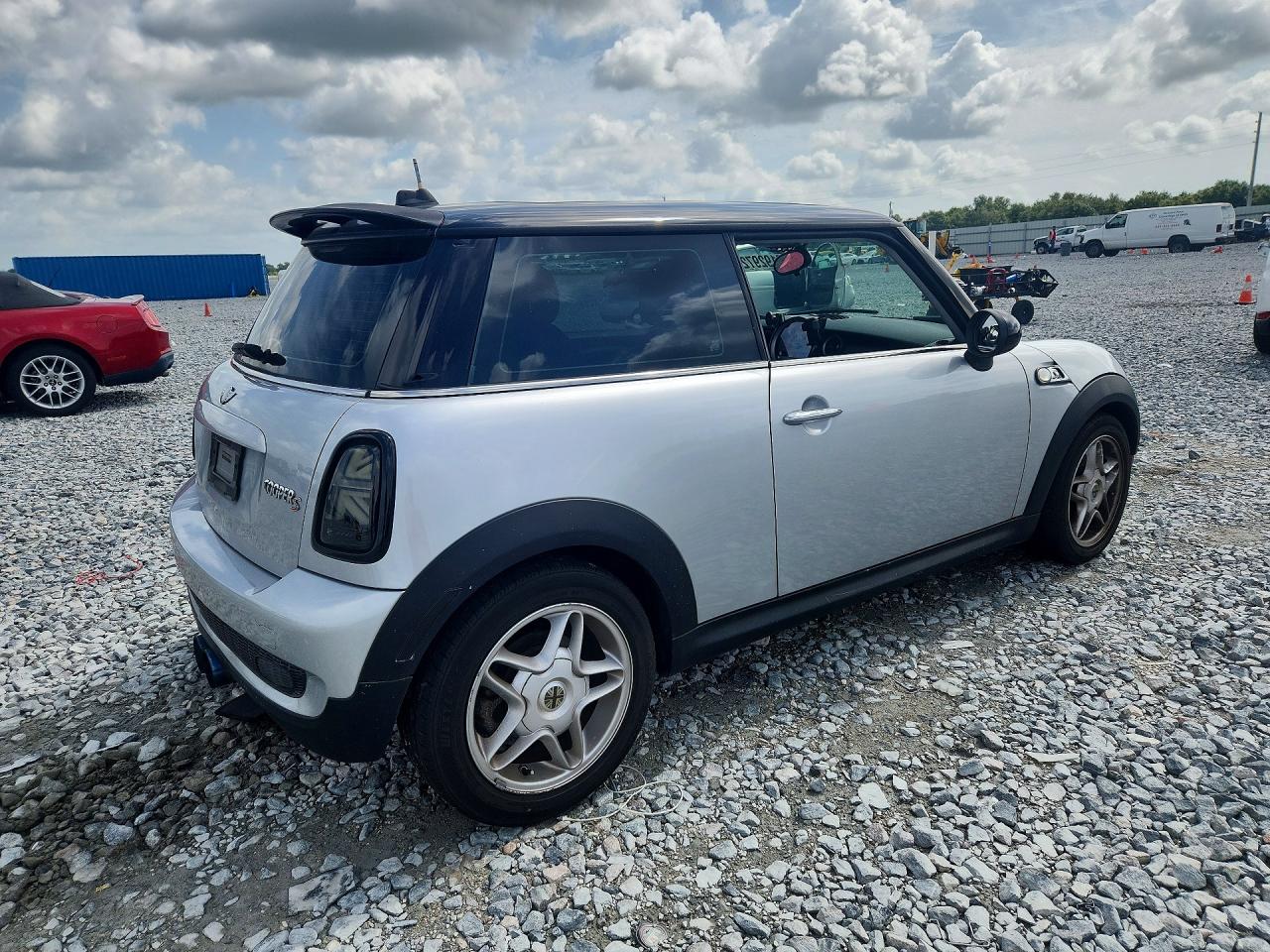 2007 Mini Cooper S Gray vin: WMWMF73527TL85003