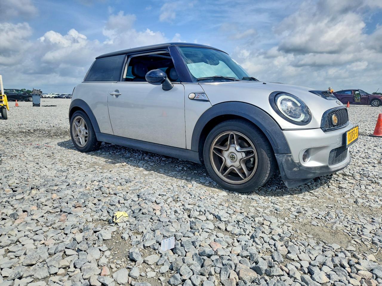 2007 Mini Cooper S Gray vin: WMWMF73527TL85003