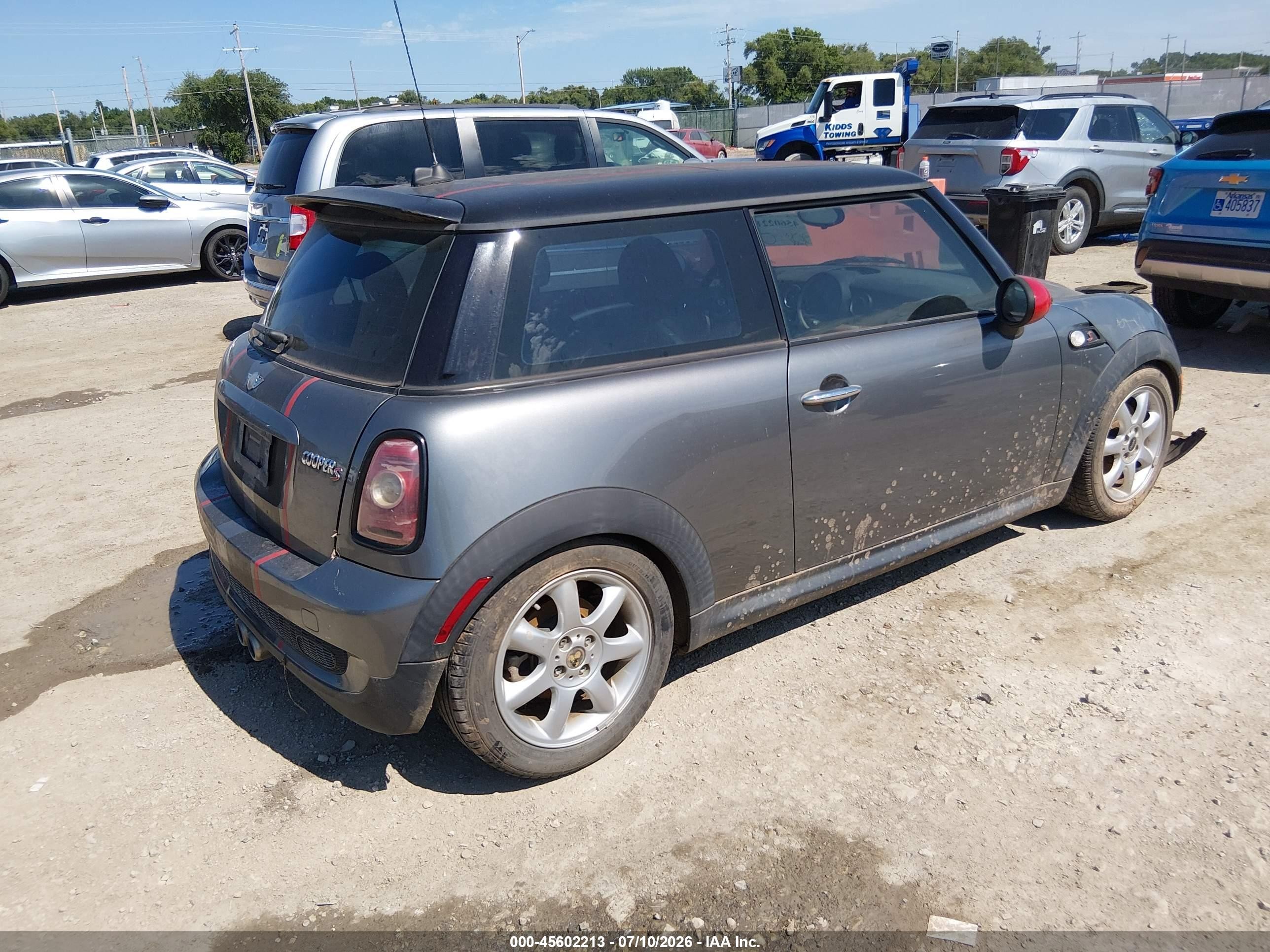 2007 Mini Cooper S   Gray vin: WMWMF73527TT85907