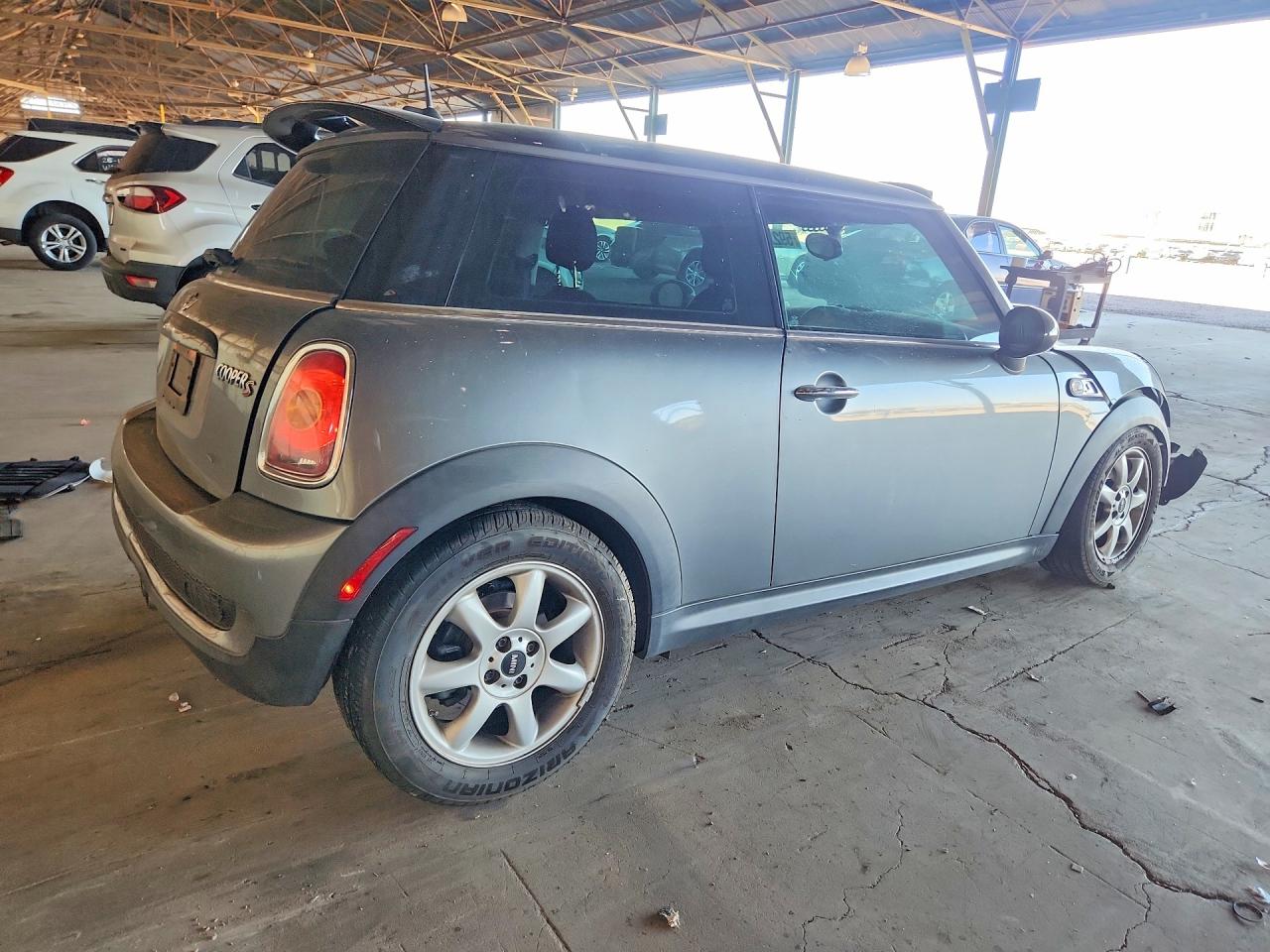 2008 Mini Cooper S Gray vin: WMWMF73528TT89358