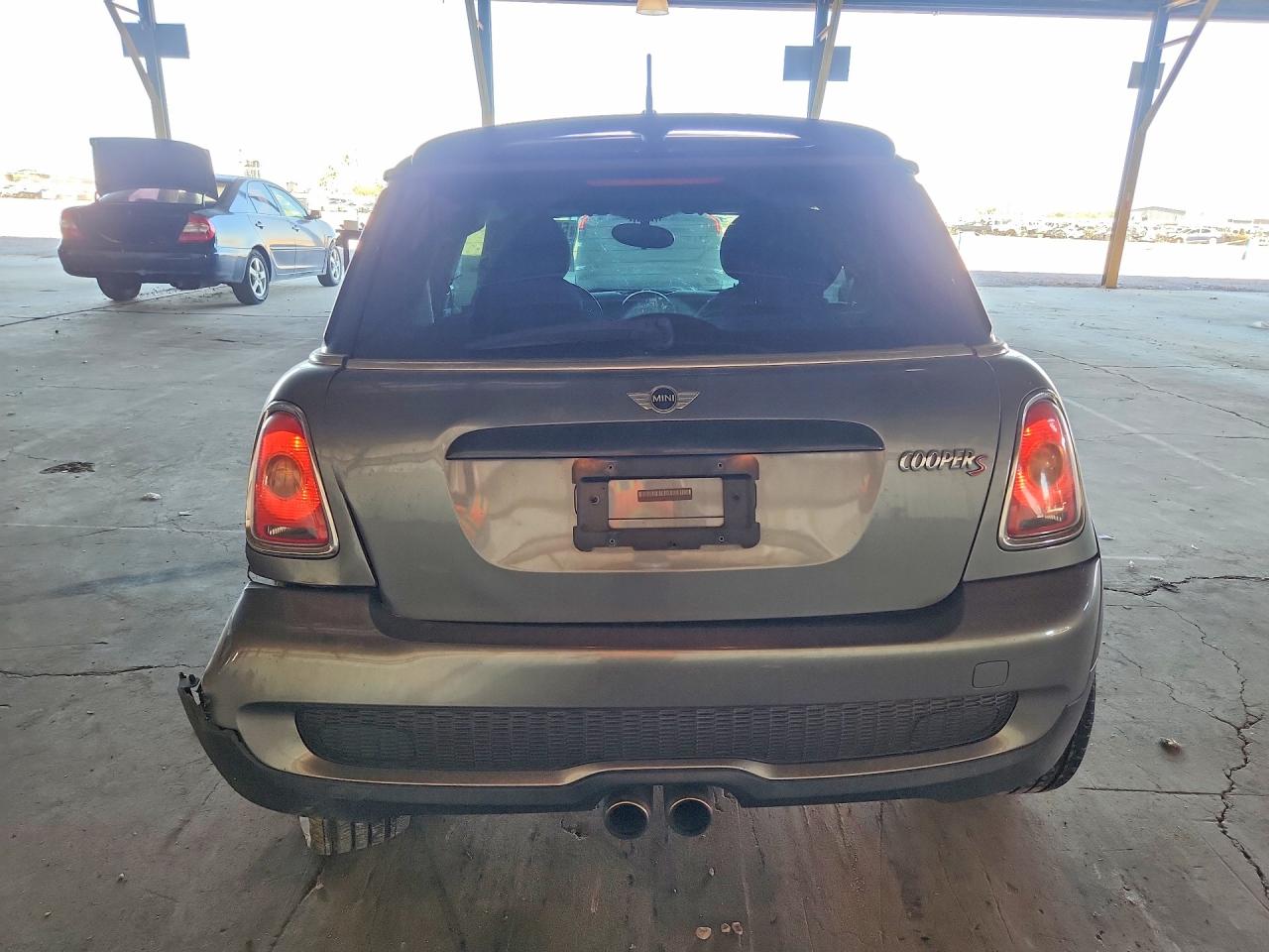 2008 Mini Cooper S Gray vin: WMWMF73528TT89358