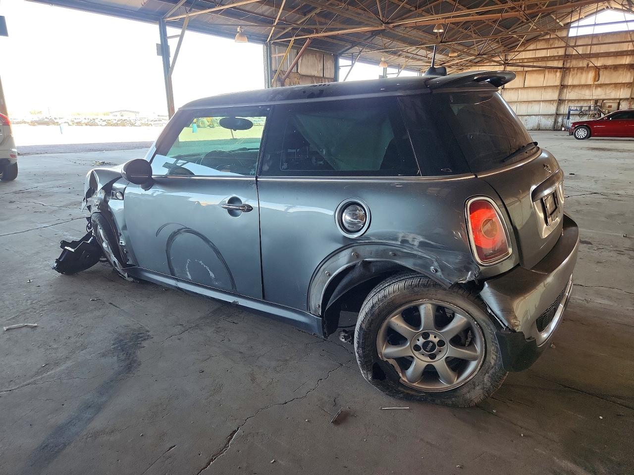 2008 Mini Cooper S Gray vin: WMWMF73528TT89358