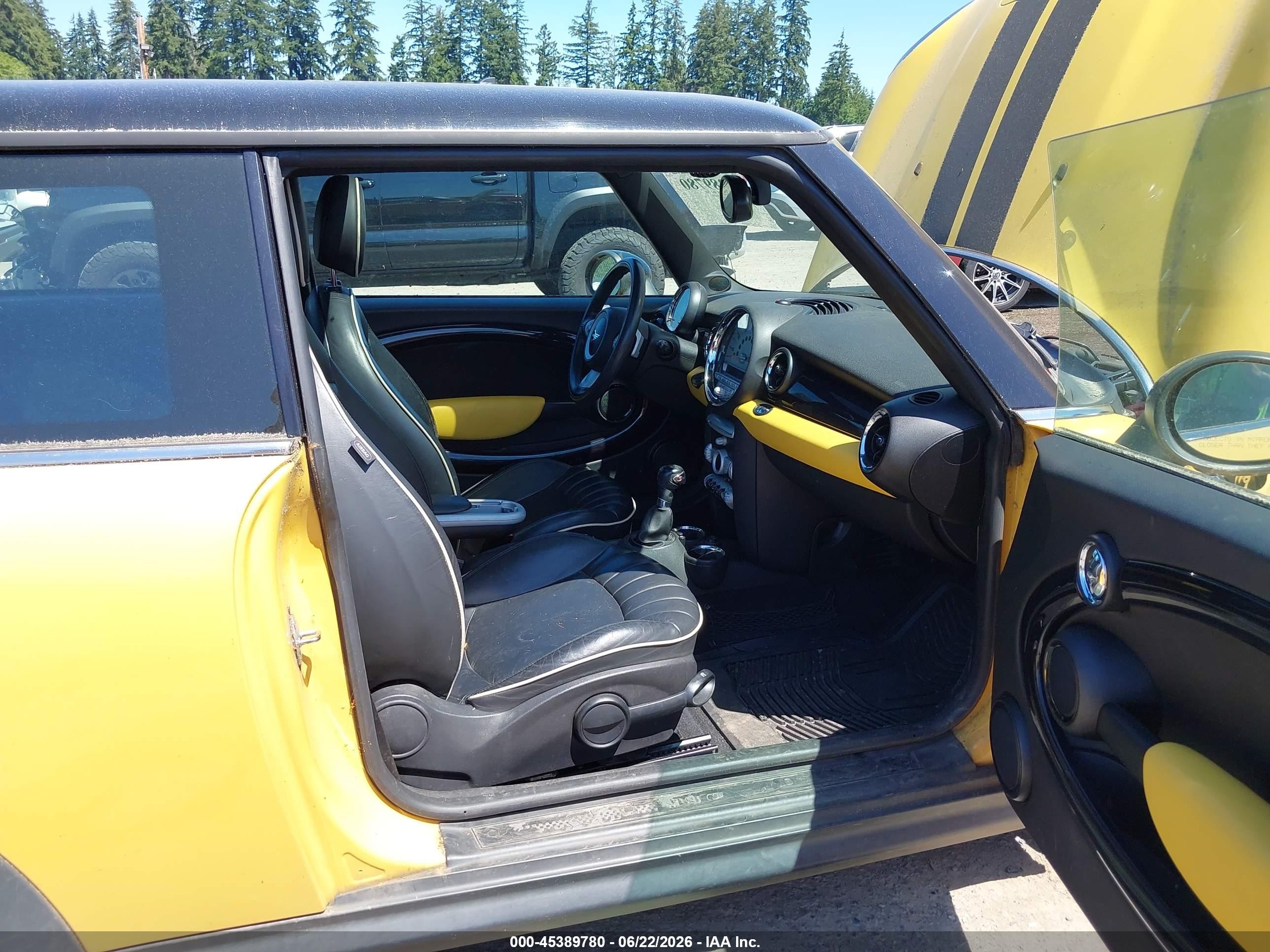2008 Mini Cooper S   Yellow vin: WMWMF73528TV33166